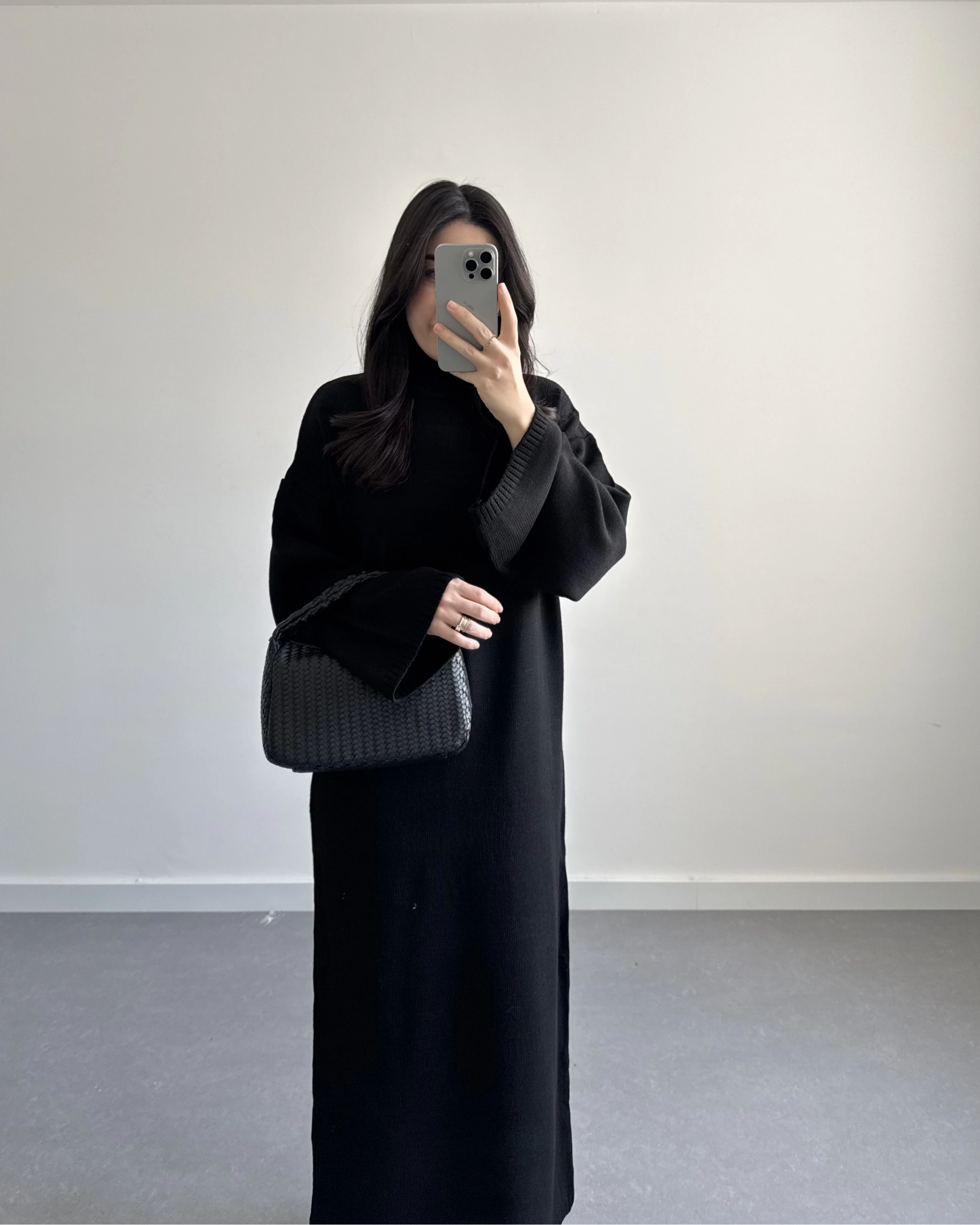 SİYAH BALIKÇI YAKA TRİKO ELBİSE