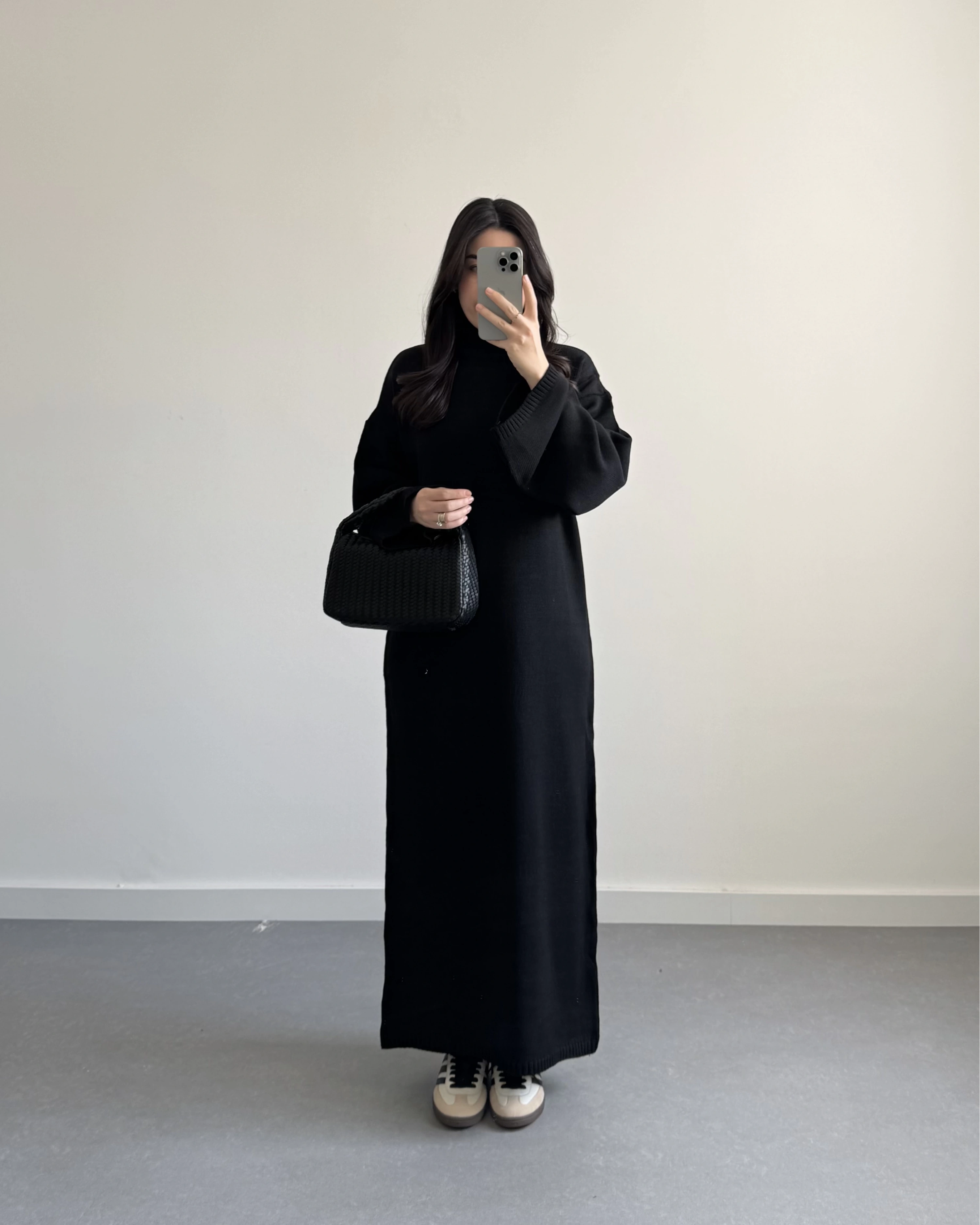 SİYAH BALIKÇI YAKA TRİKO ELBİSE