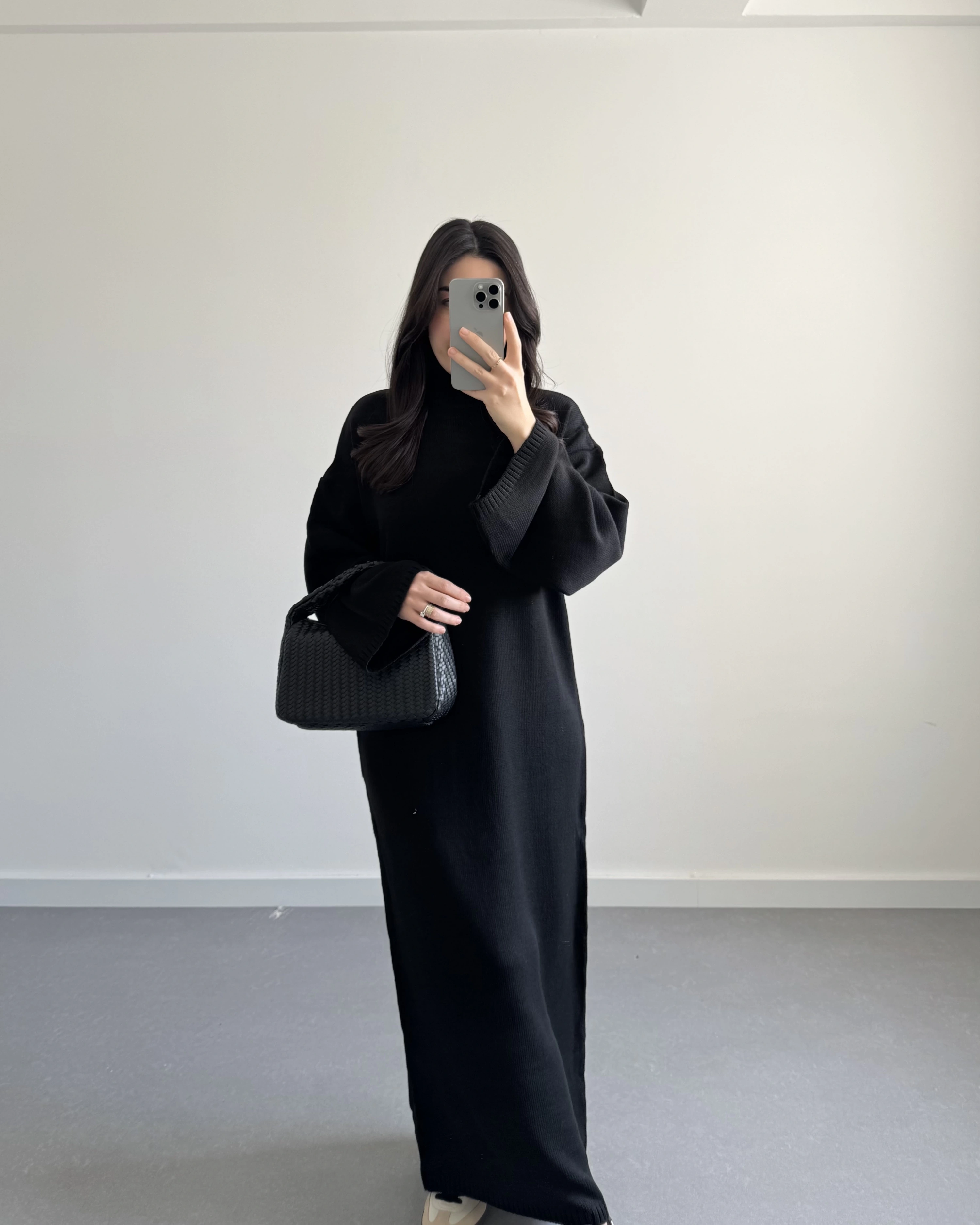 SİYAH BALIKÇI YAKA TRİKO ELBİSE