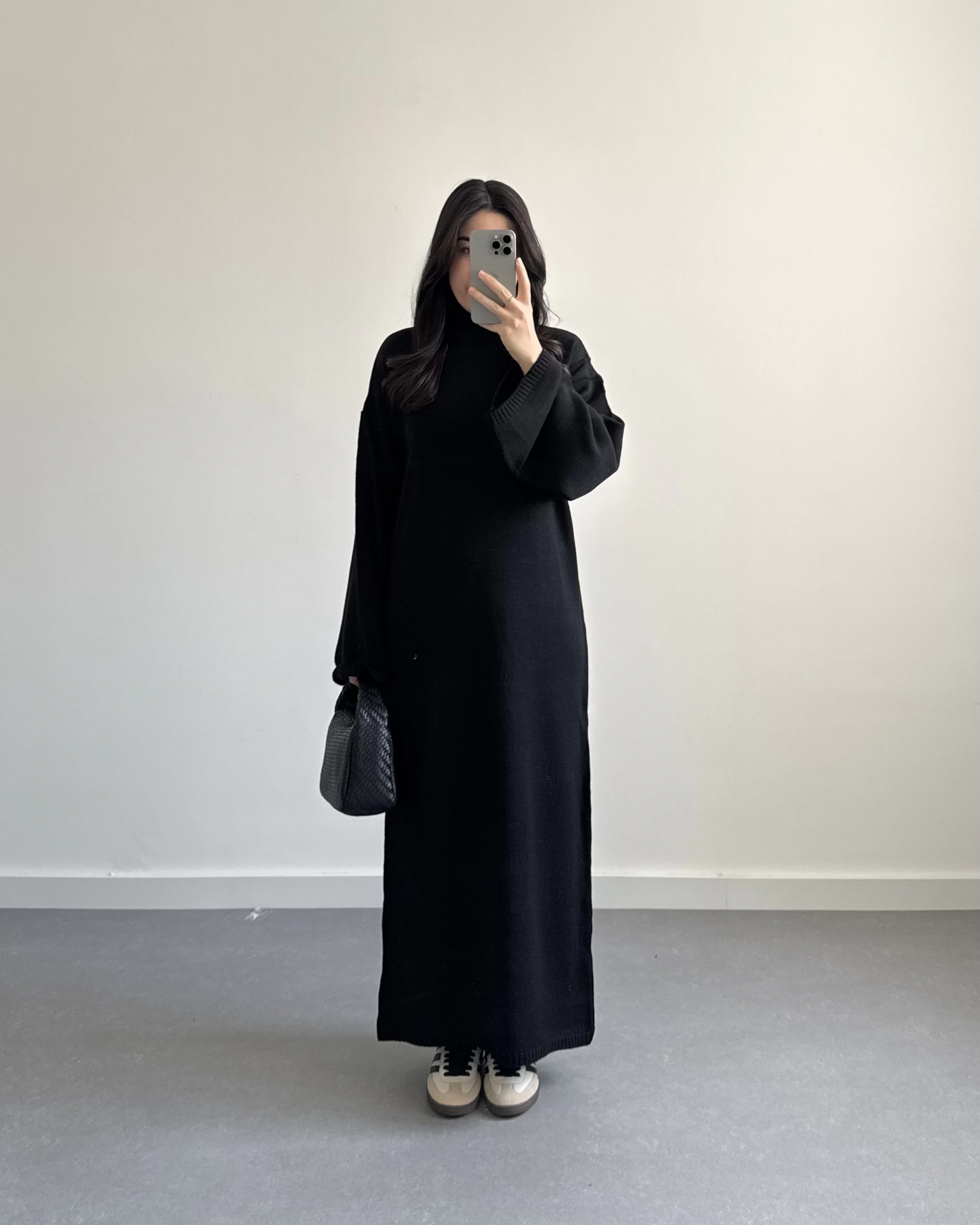 SİYAH BALIKÇI YAKA TRİKO ELBİSE