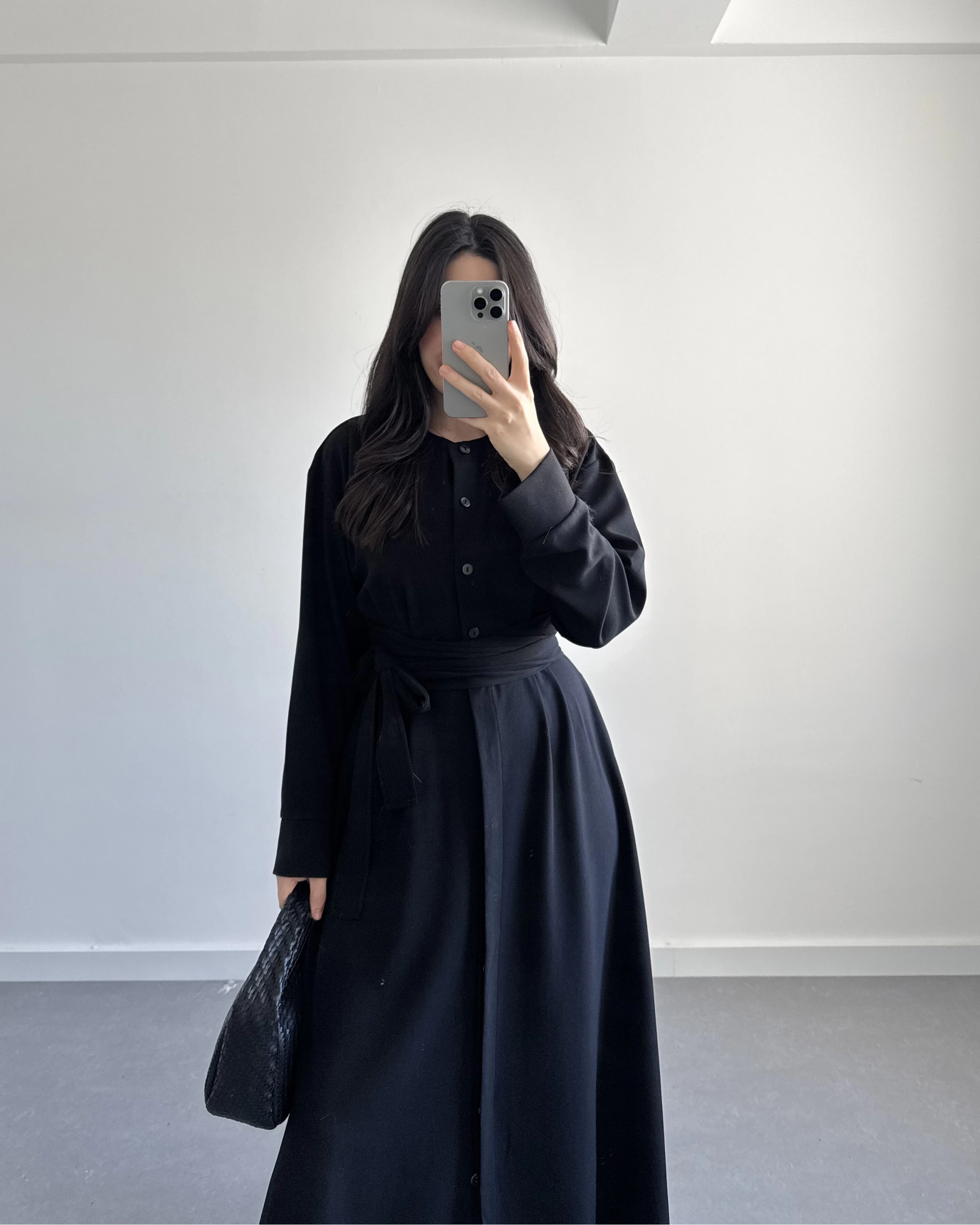 SİYAH BELİ KUŞAKLI MAKSİ ELBİSE