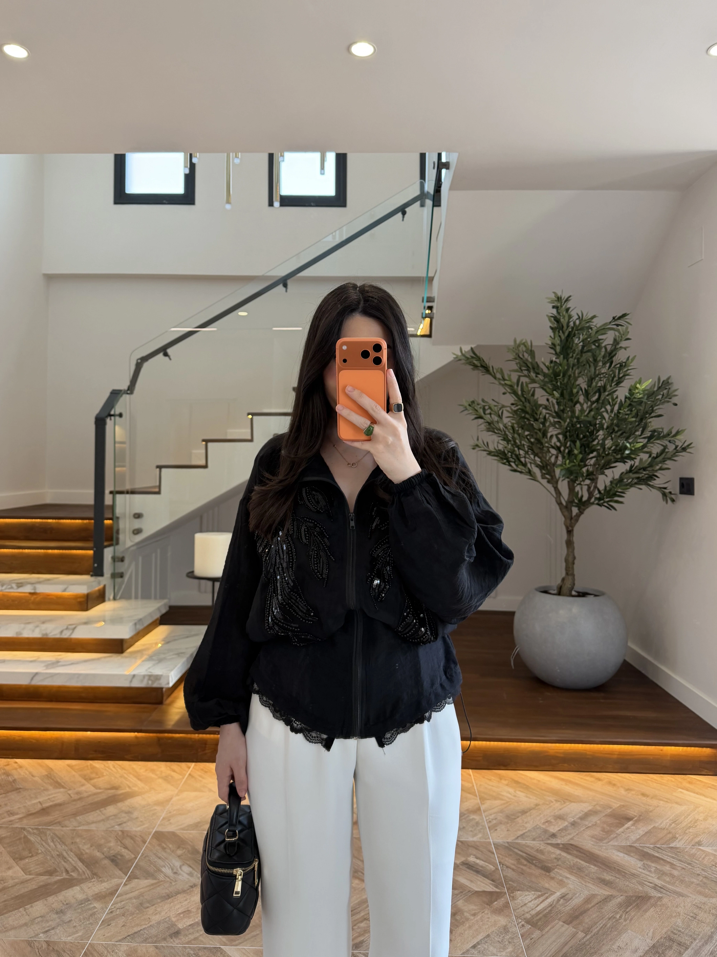 SİYAH DANTELLİ İŞLEMELİ TASARIM CEKET-9773