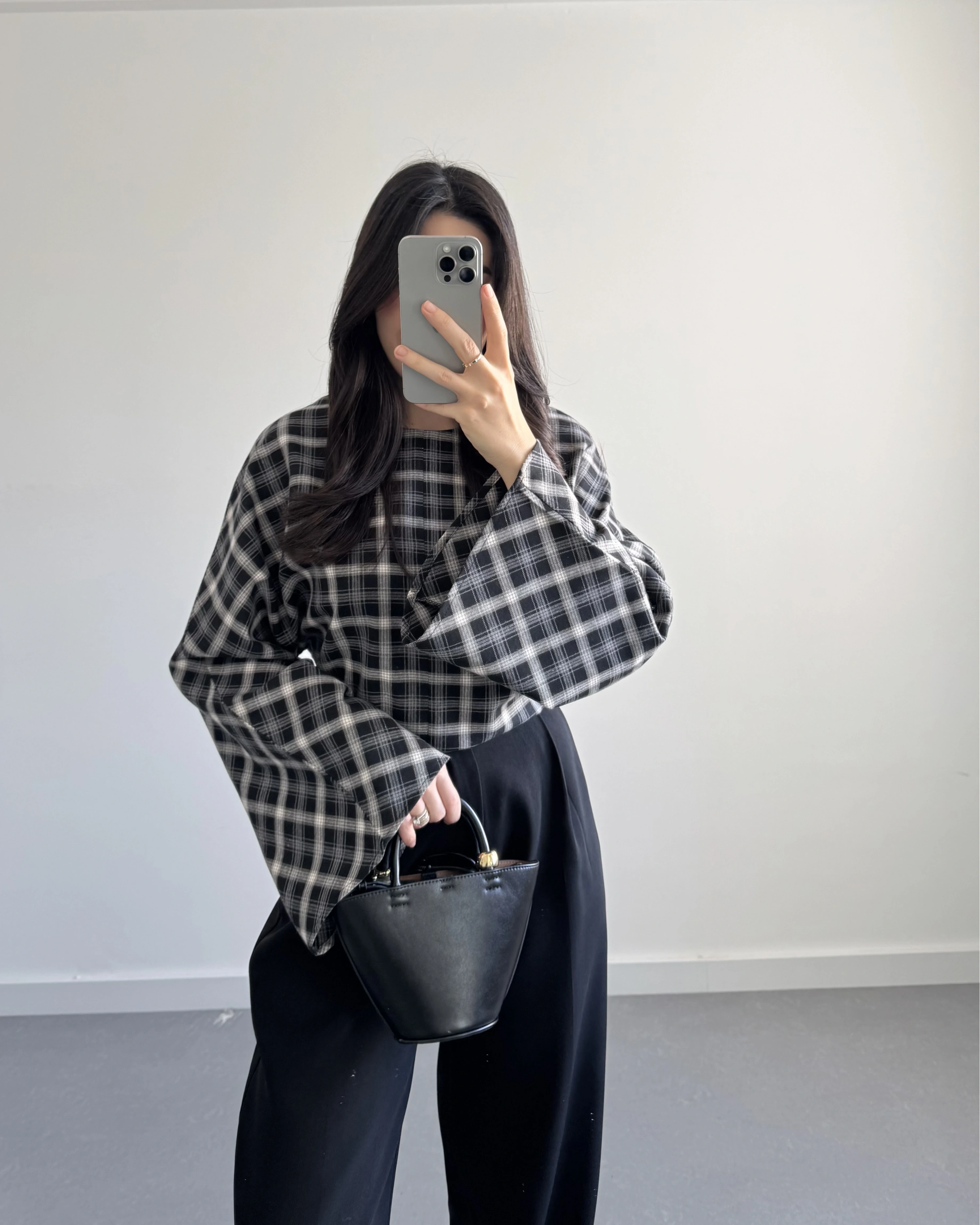 SİYAH EKOSE DESENLİ BLUZ