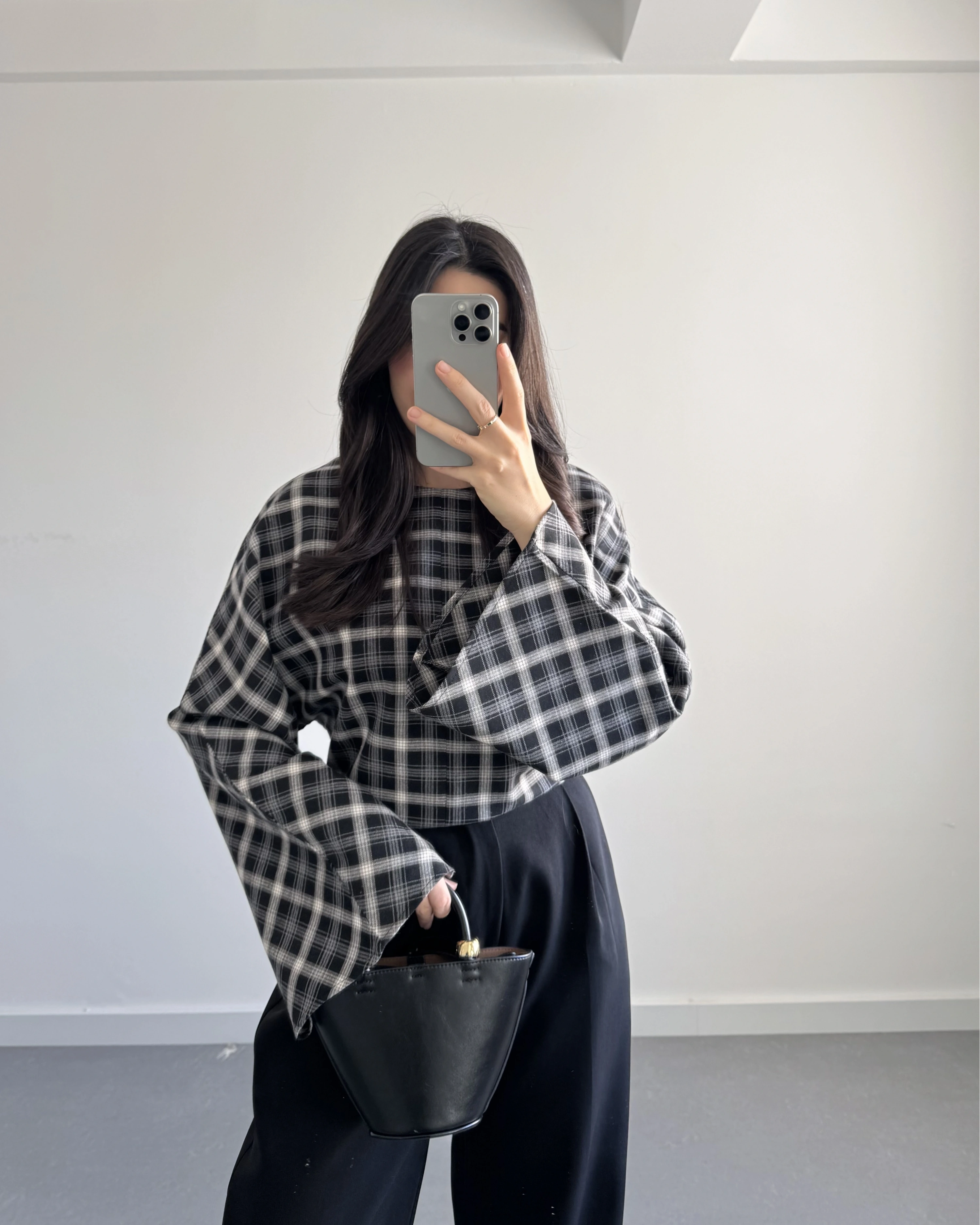 SİYAH EKOSE DESENLİ BLUZ