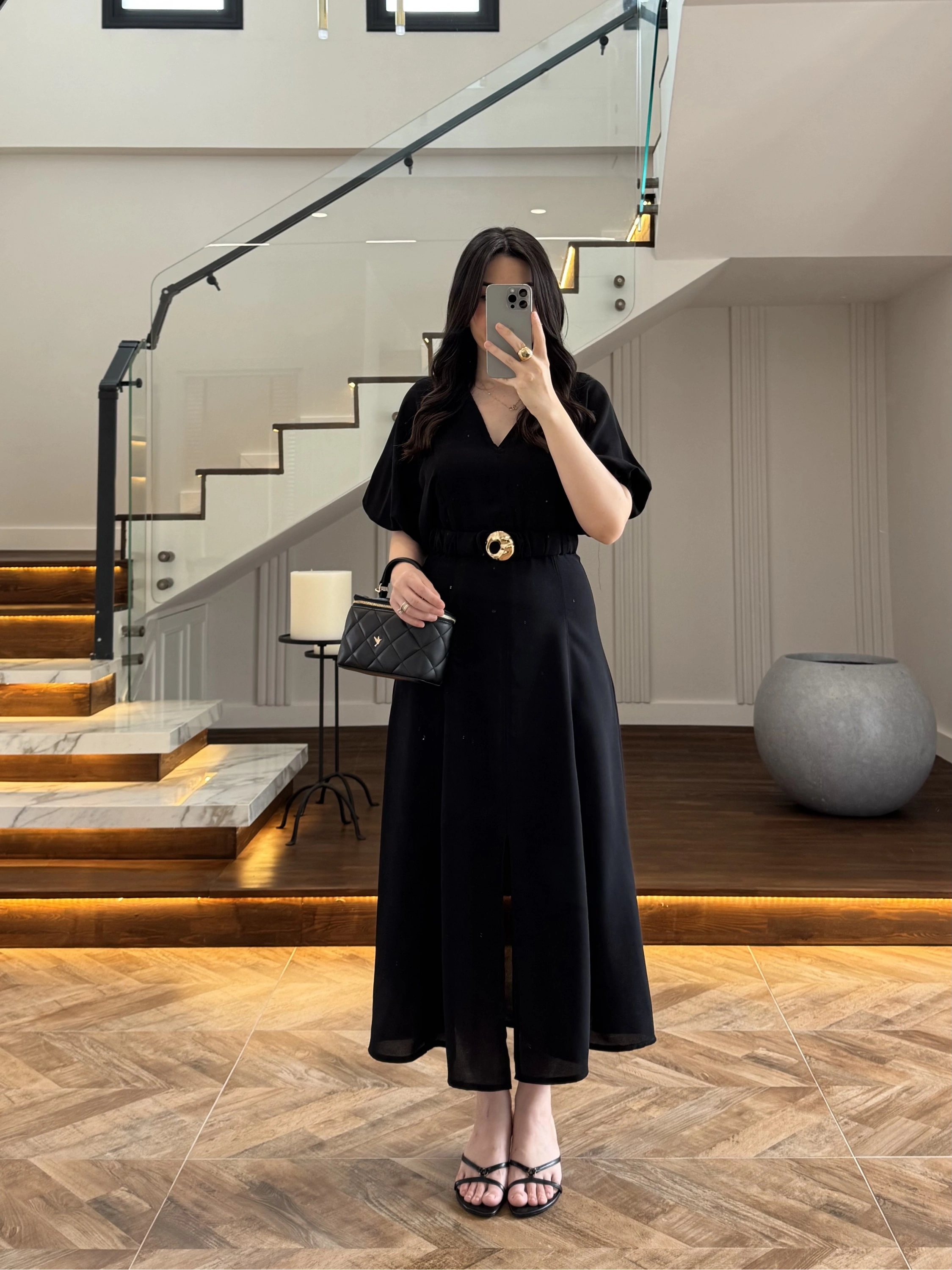 SİYAH GOLD KEMER DETAY YIRTMAÇLI ELBİSE-3909
