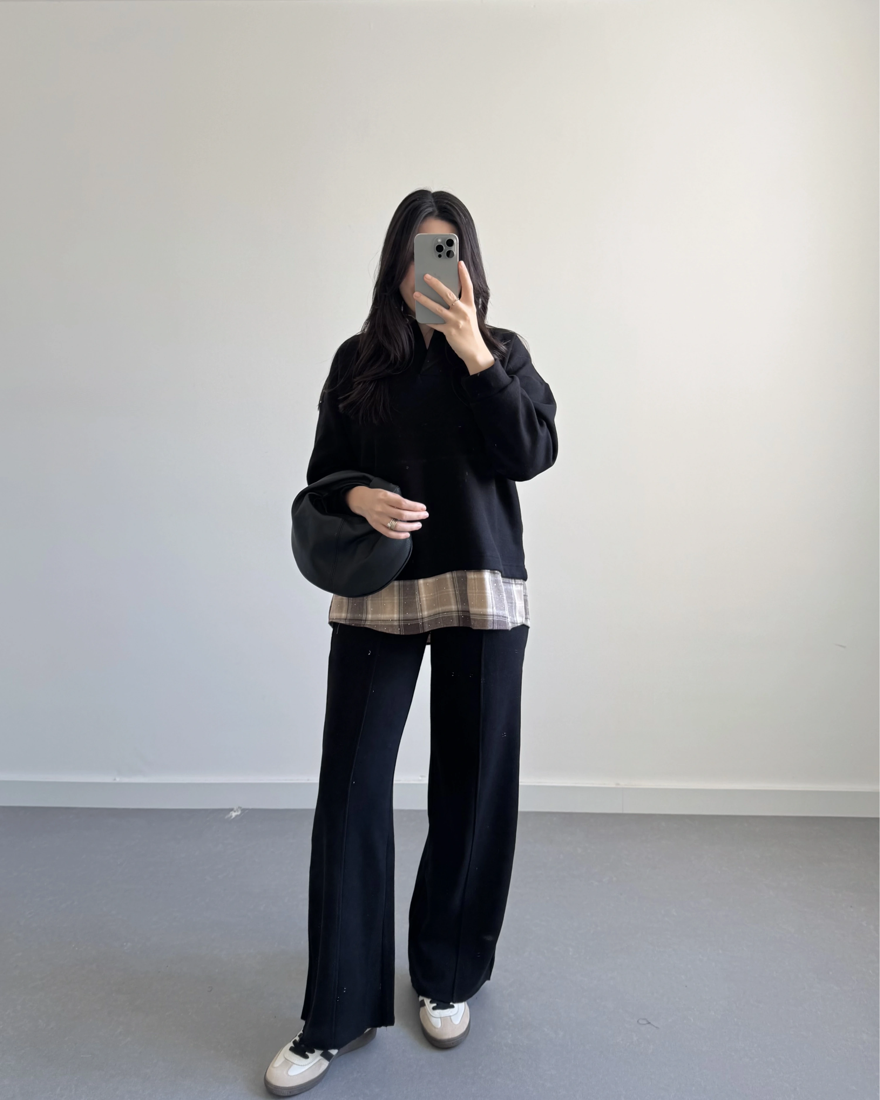 SİYAH GÖMLEKLİ SELANİK TAKIM