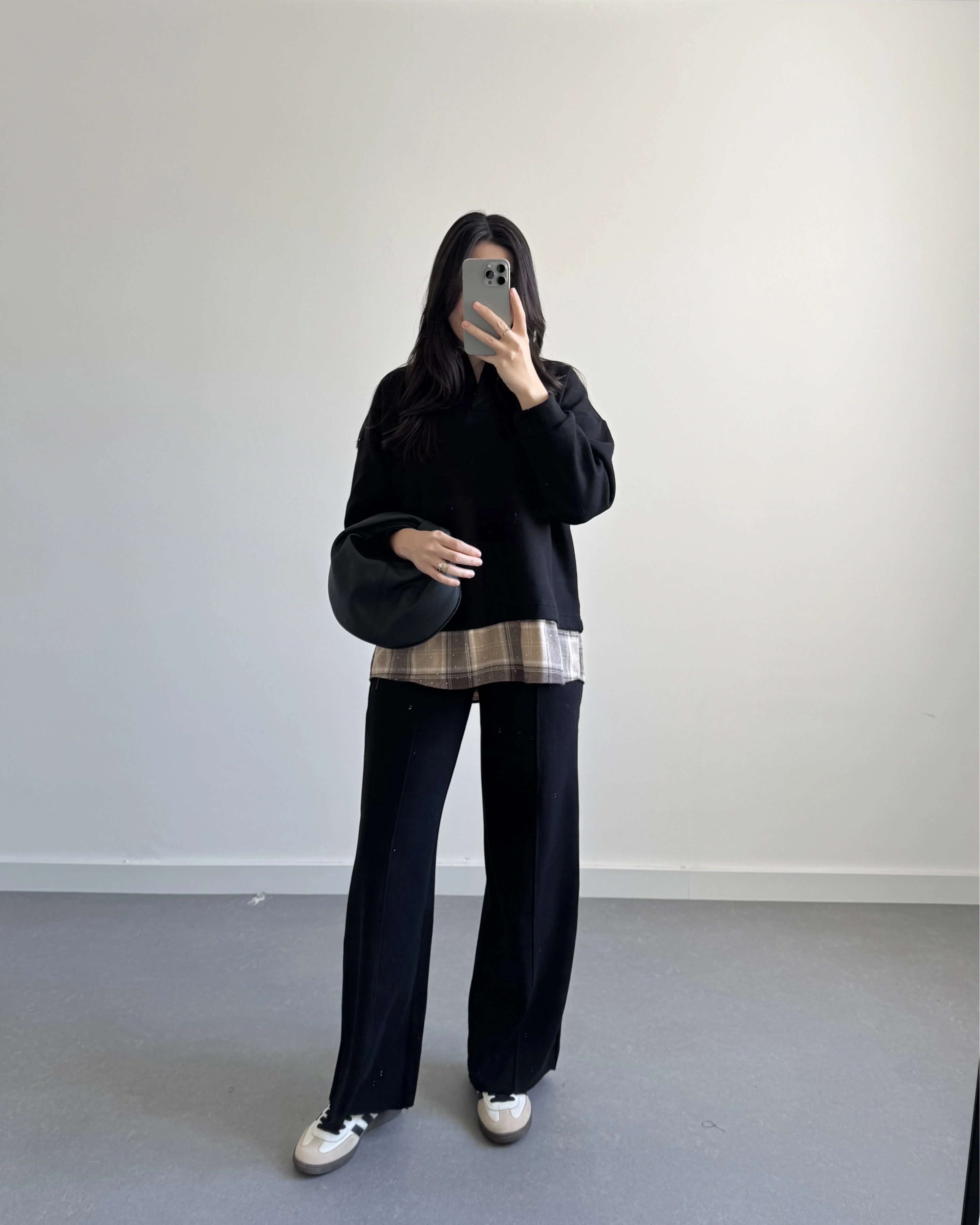 SİYAH GÖMLEKLİ SELANİK TAKIM