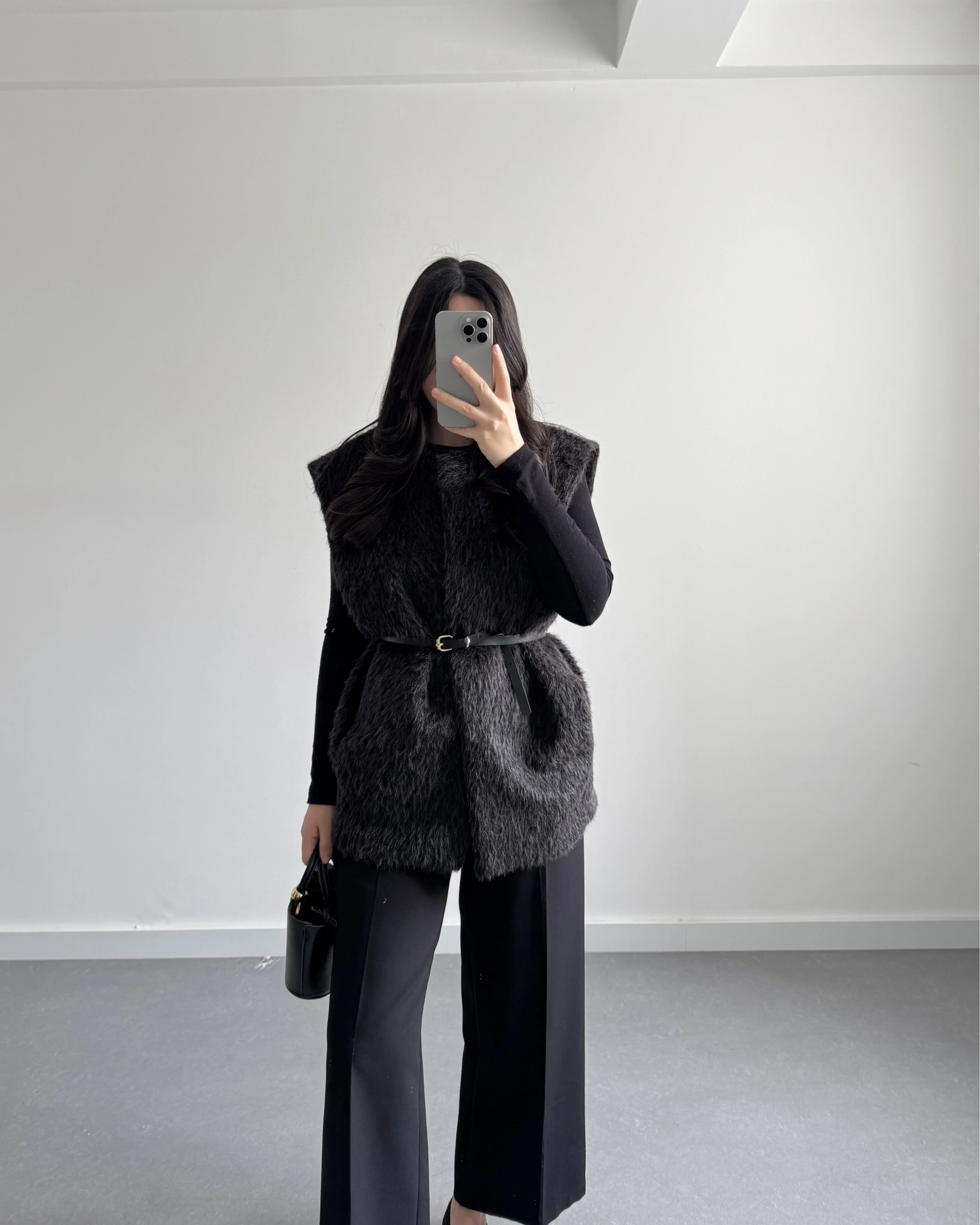 SİYAH KEMERLİ PELUŞ YELEK