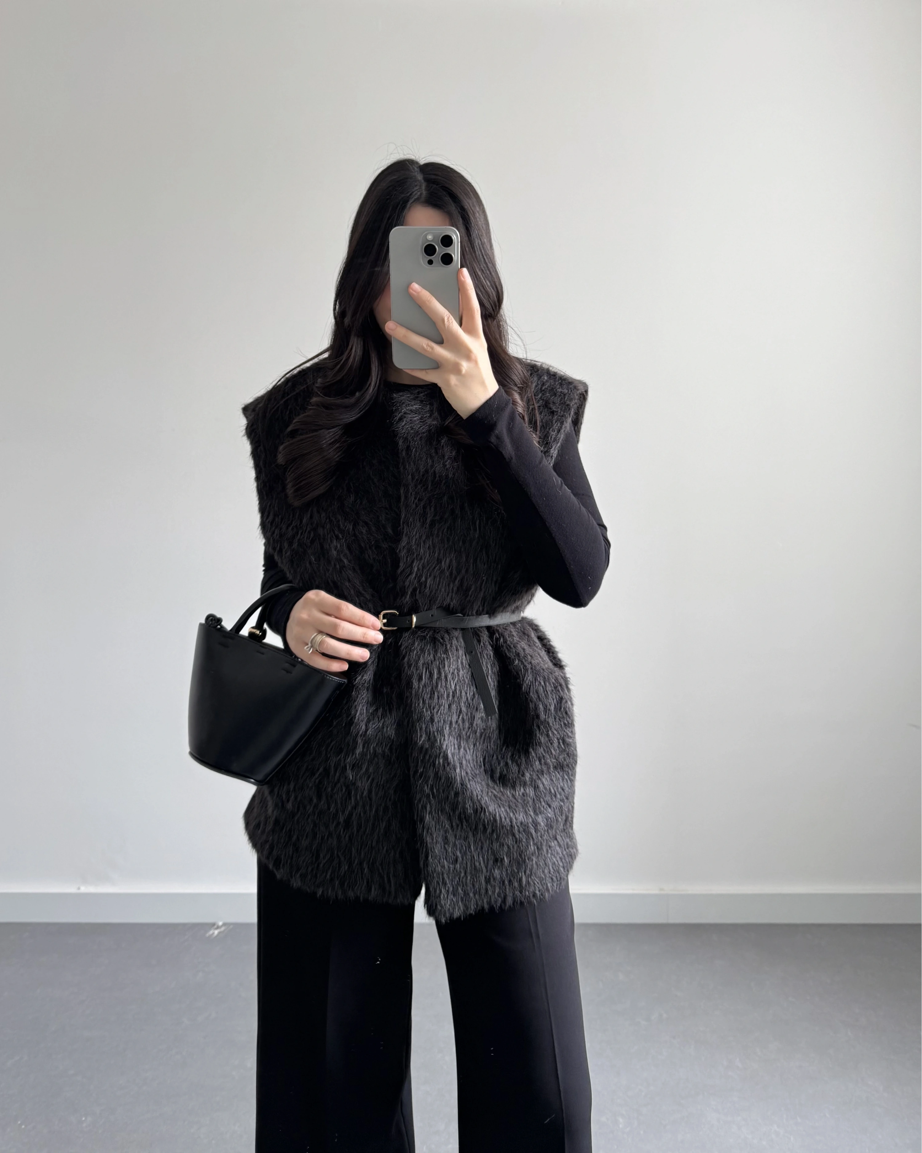 SİYAH KEMERLİ PELUŞ YELEK