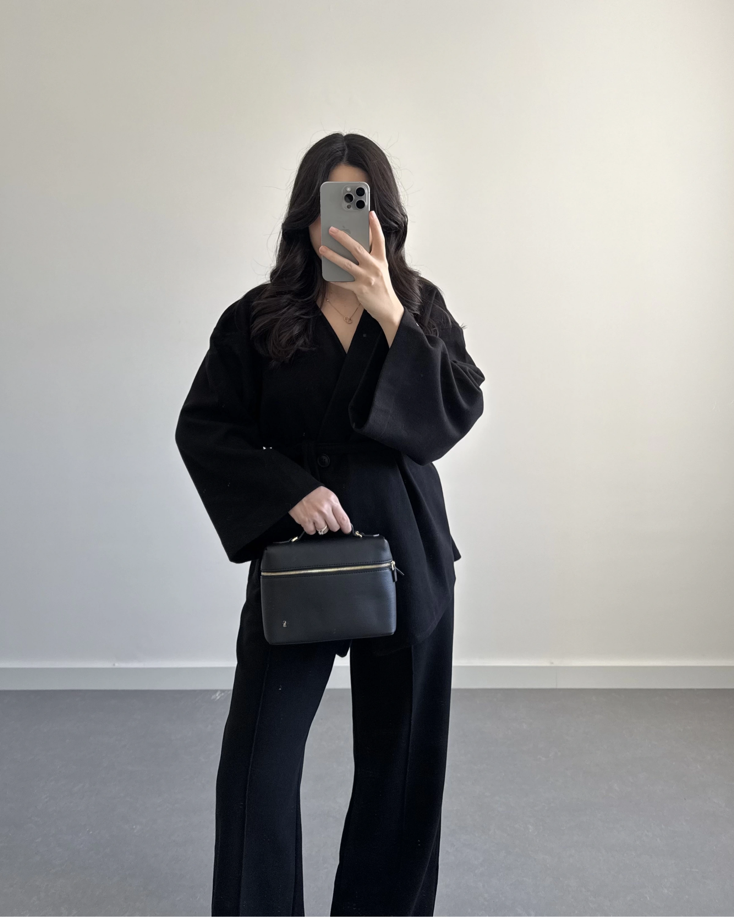 SİYAH KRUVAZE YAKA BELİ KUŞAKLI TAKIM