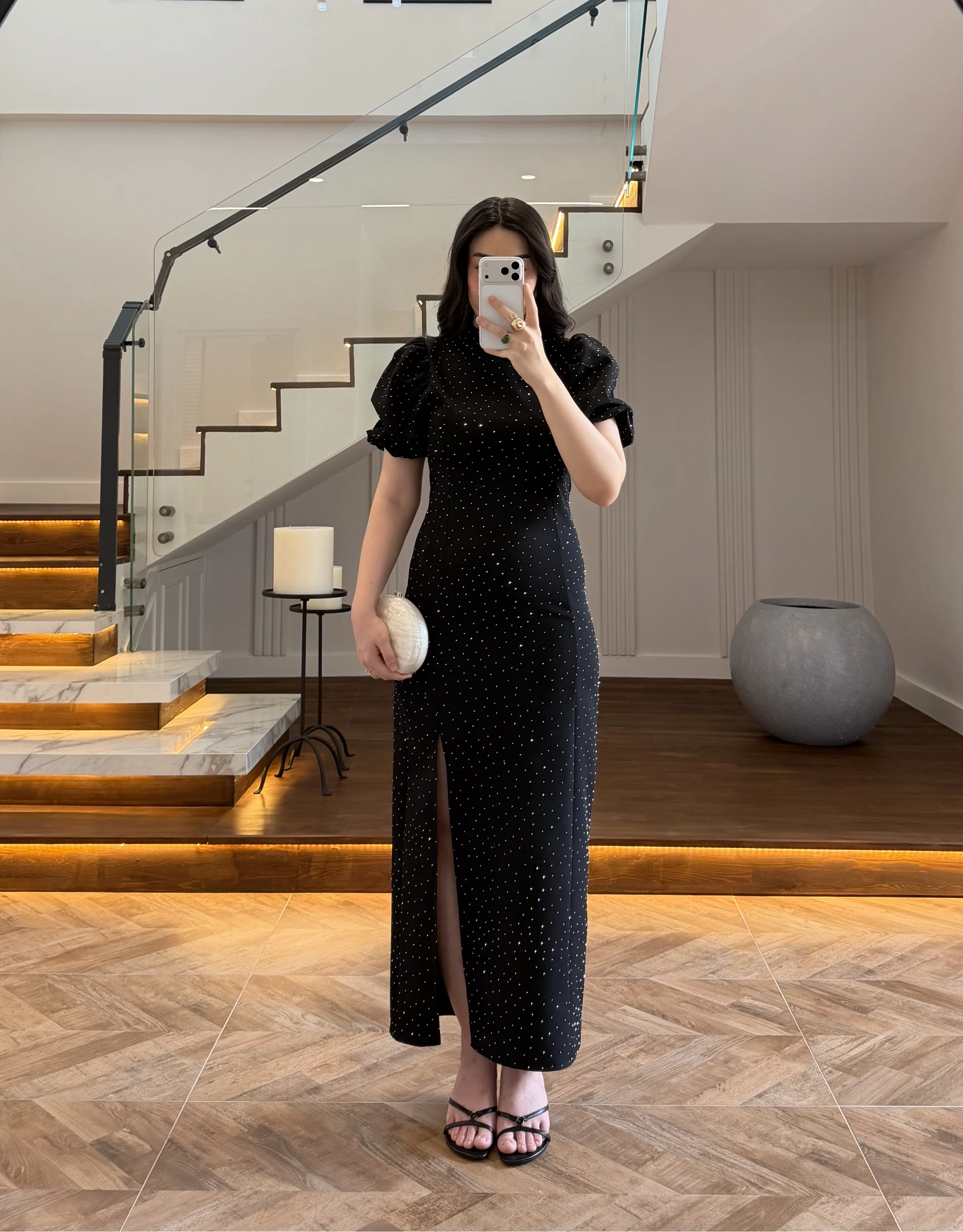 SİYAH TAŞLI YIRTMAÇLI ELBİSE -3957