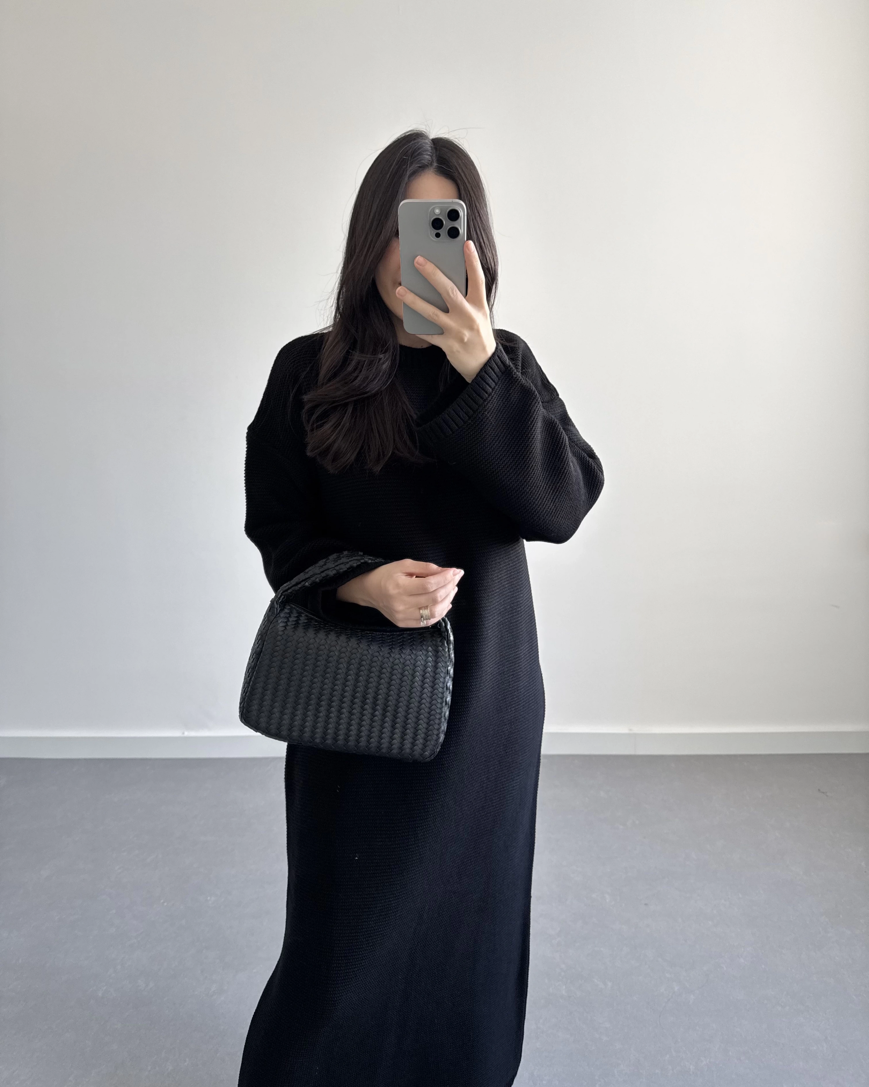 SİYAH UZUN TRİKO ELBİSE