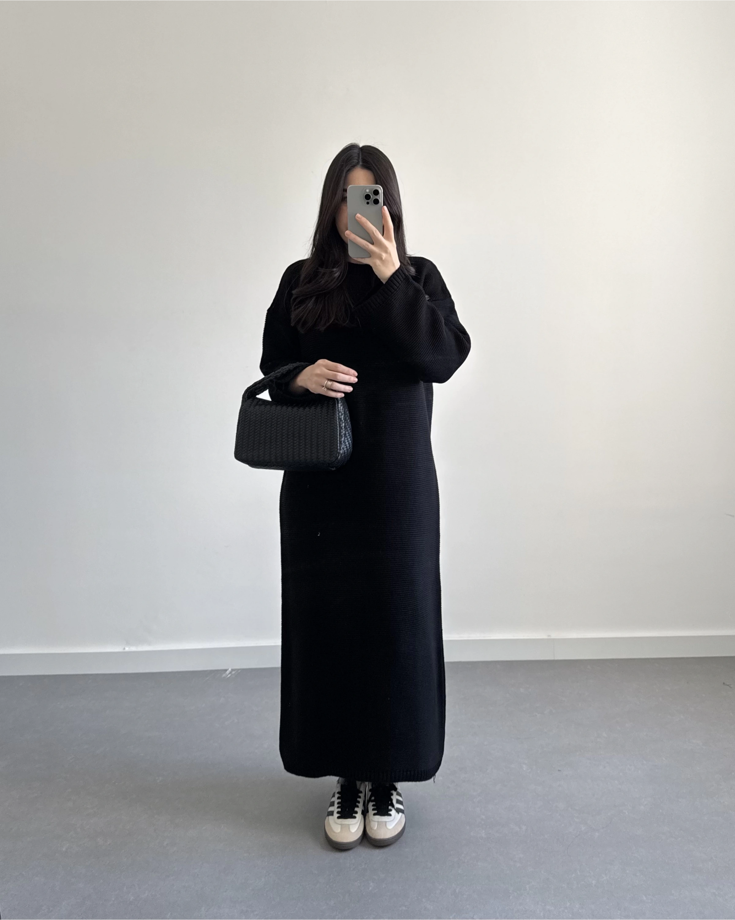 SİYAH UZUN TRİKO ELBİSE