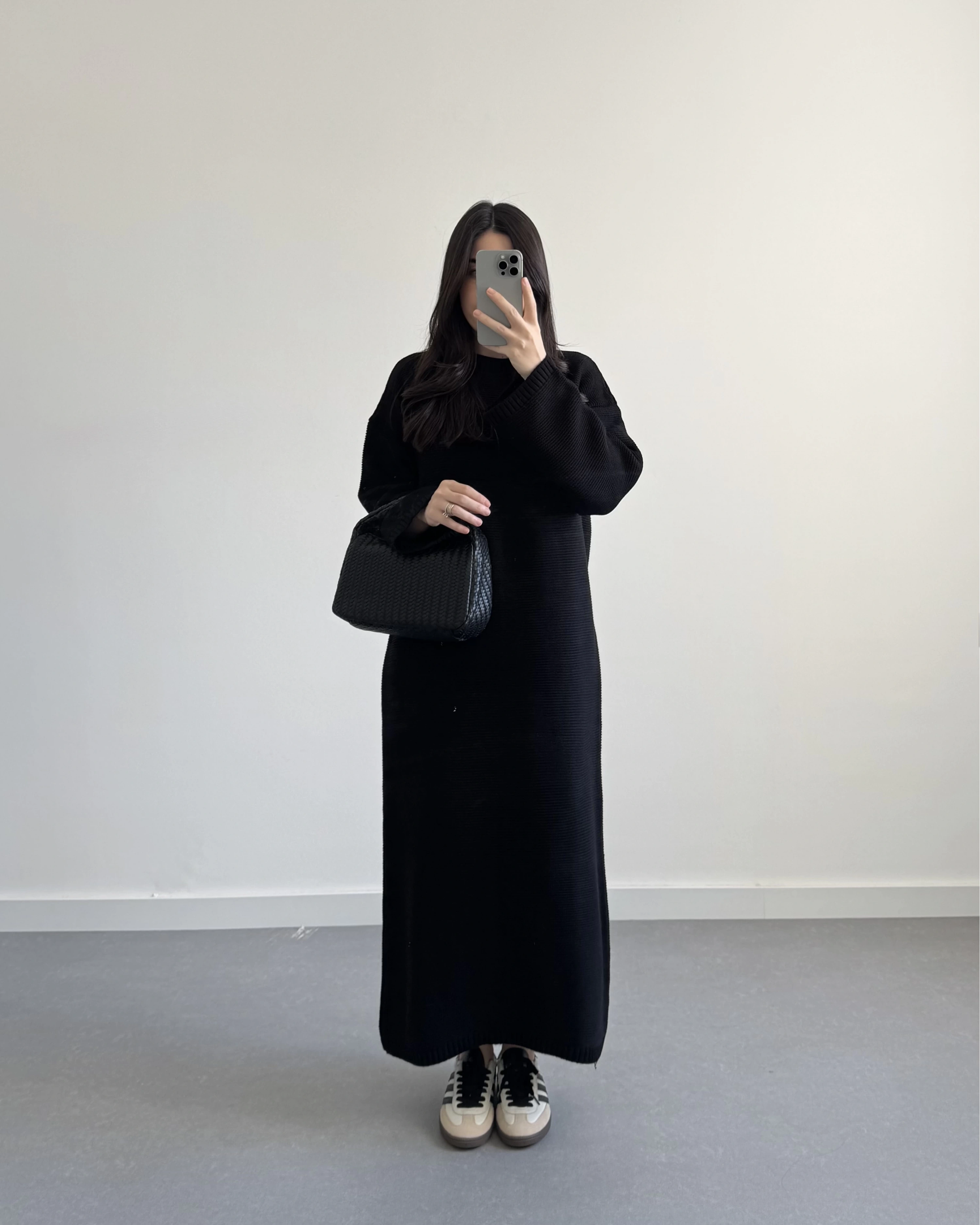 SİYAH UZUN TRİKO ELBİSE