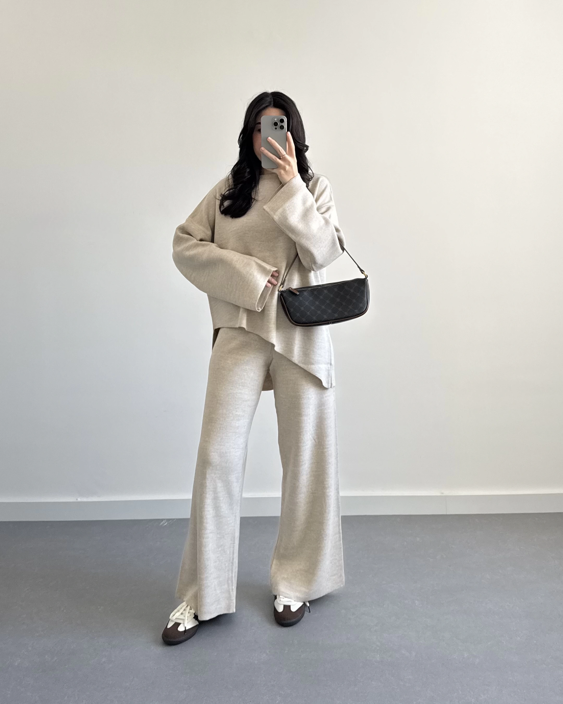 TAŞ ASİMETRİK KESİM TRİKO TAKIM