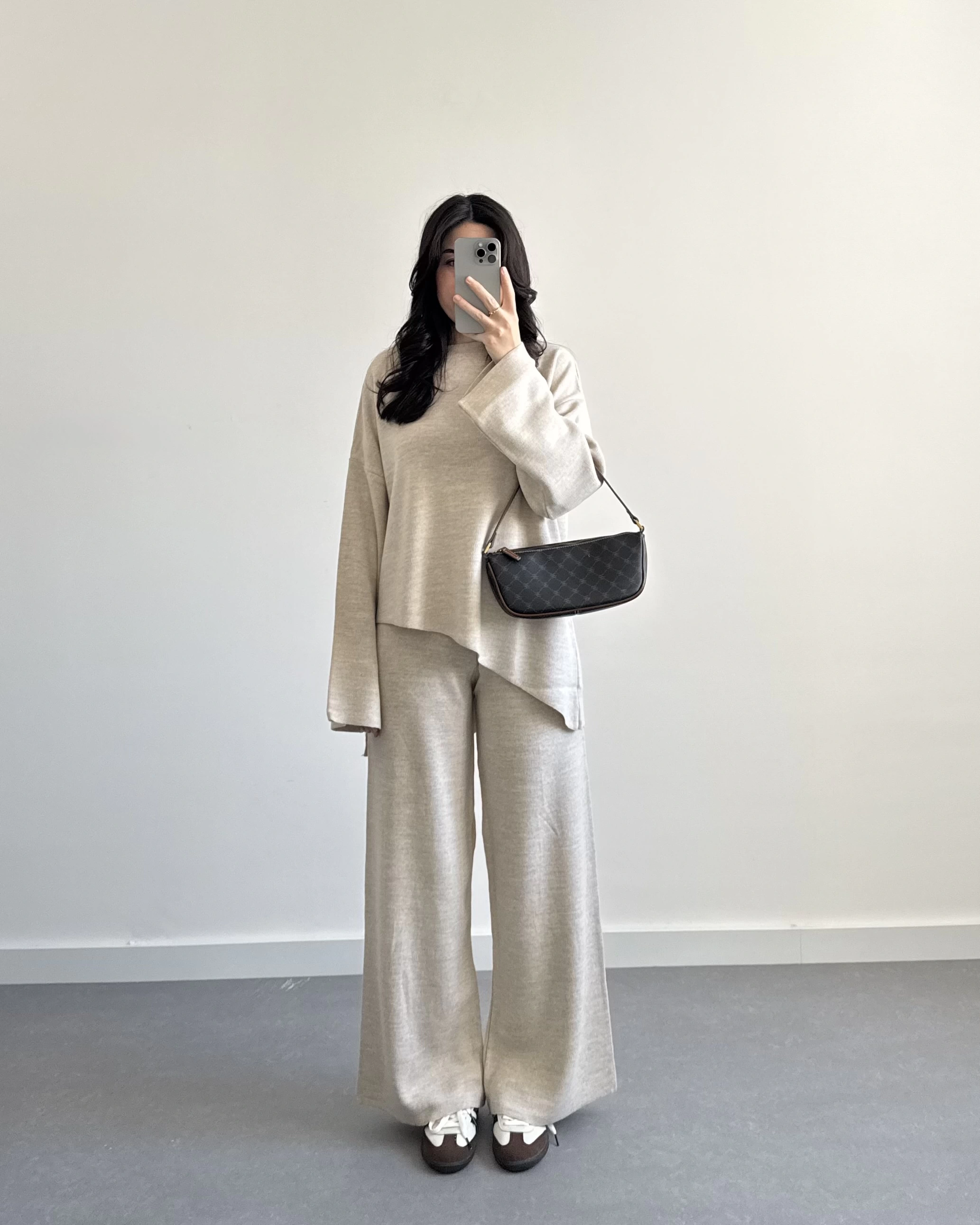 TAŞ ASİMETRİK KESİM TRİKO TAKIM