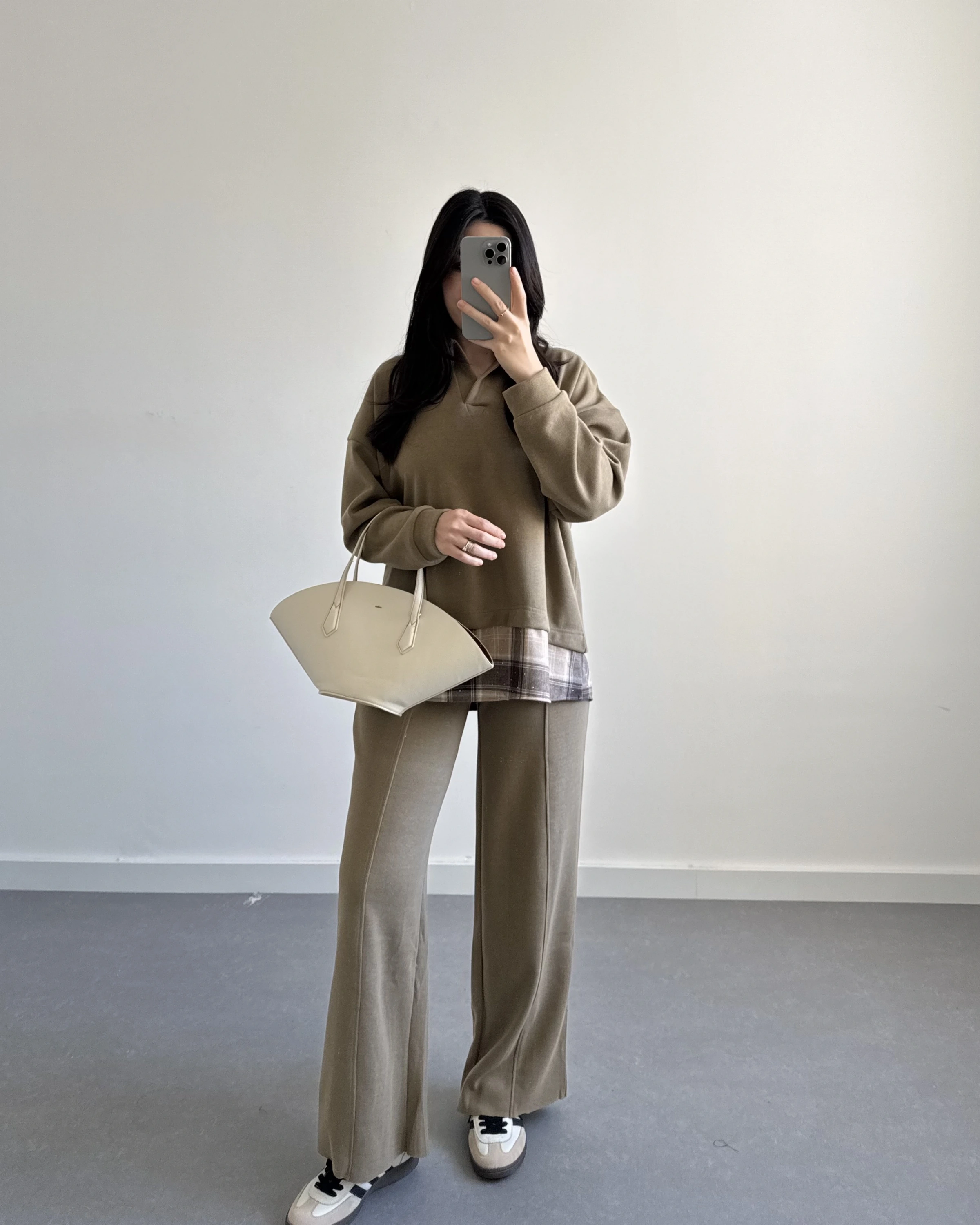 TOPRAK GÖMLEKLİ SELANİK TAKIM