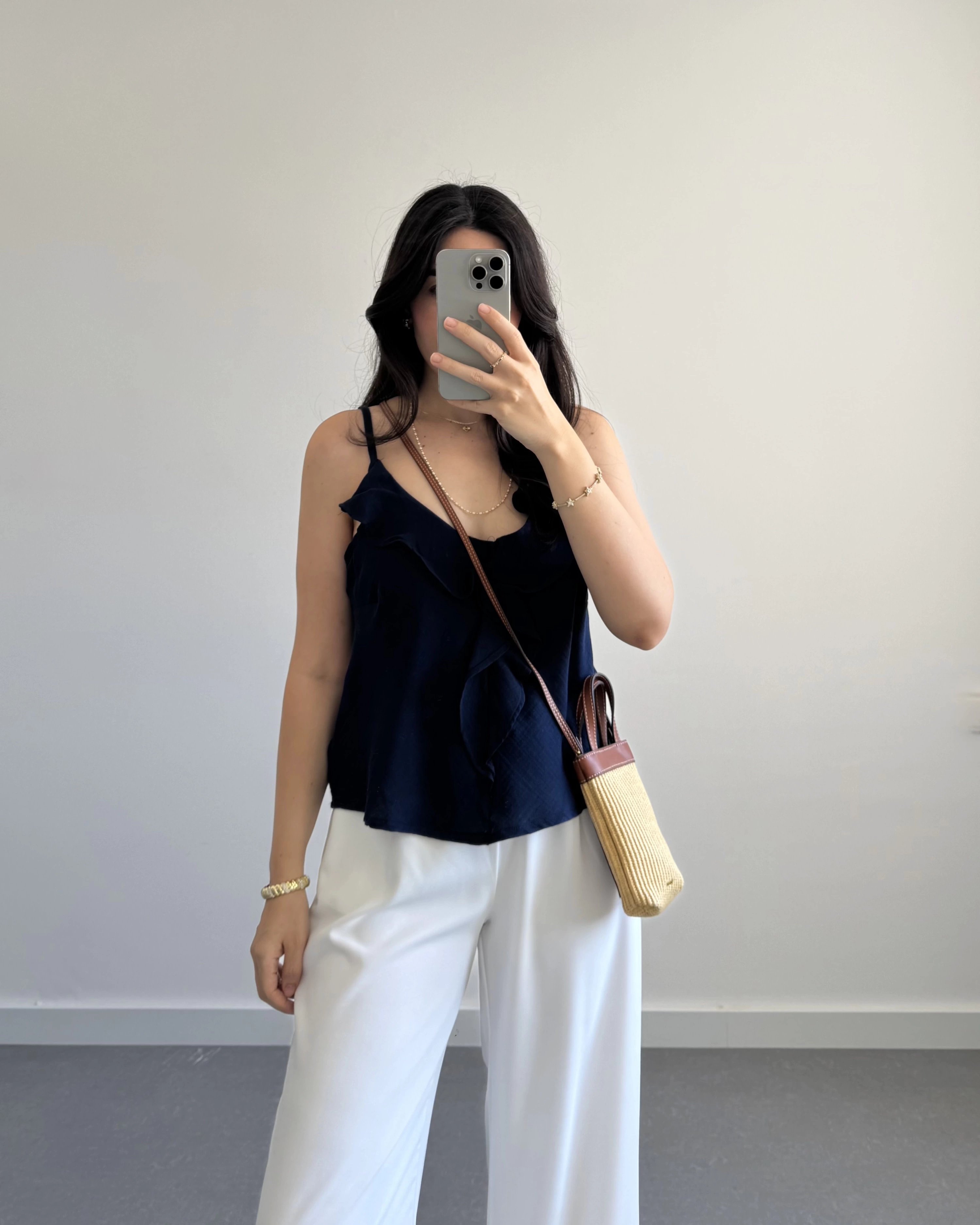 TWİLA ÖNÜ FIRFIRLI ASKILI BLUZ LACİVERT