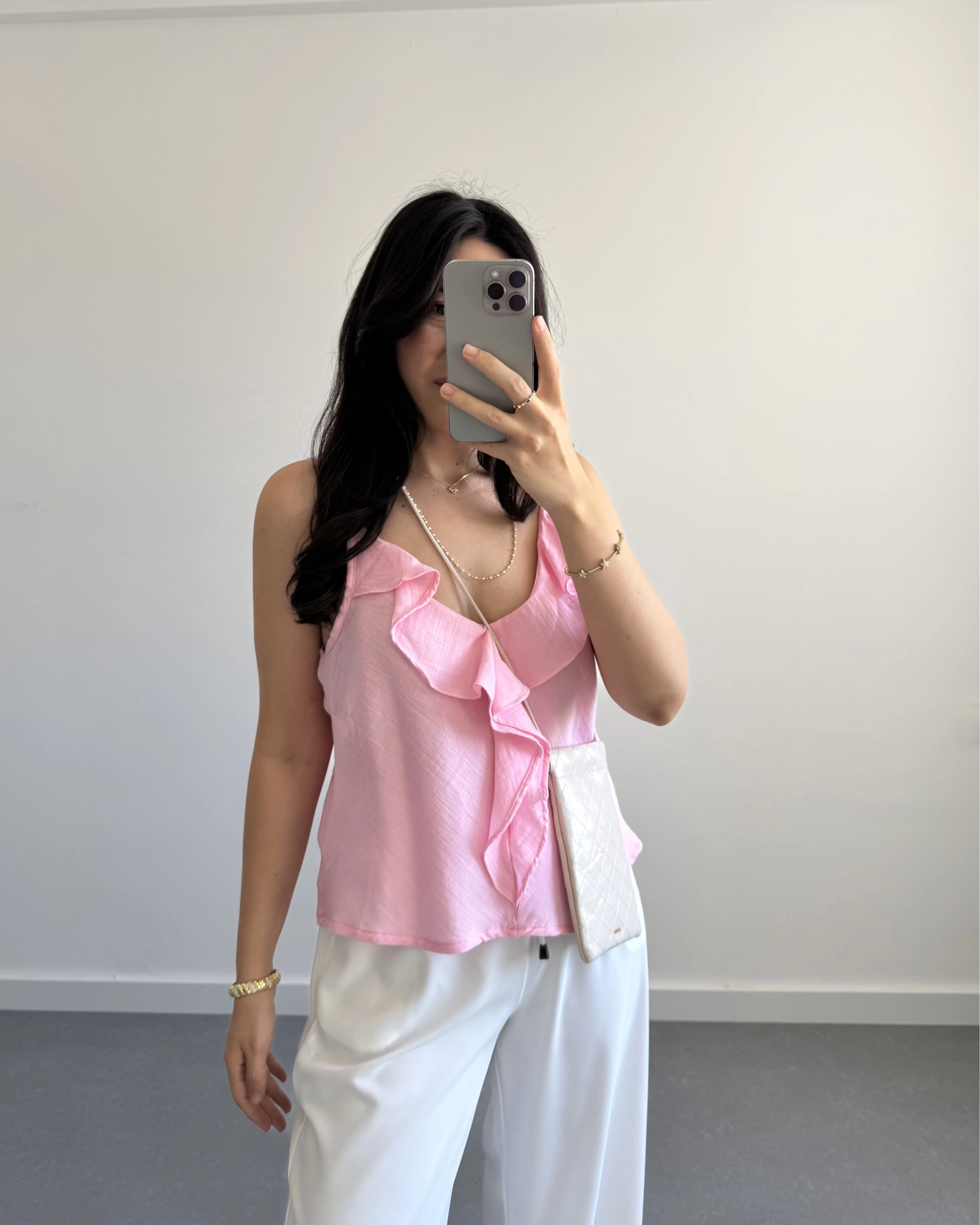 TWİLA ÖNÜ FIRFIRLI ASKILI BLUZ PEMBE