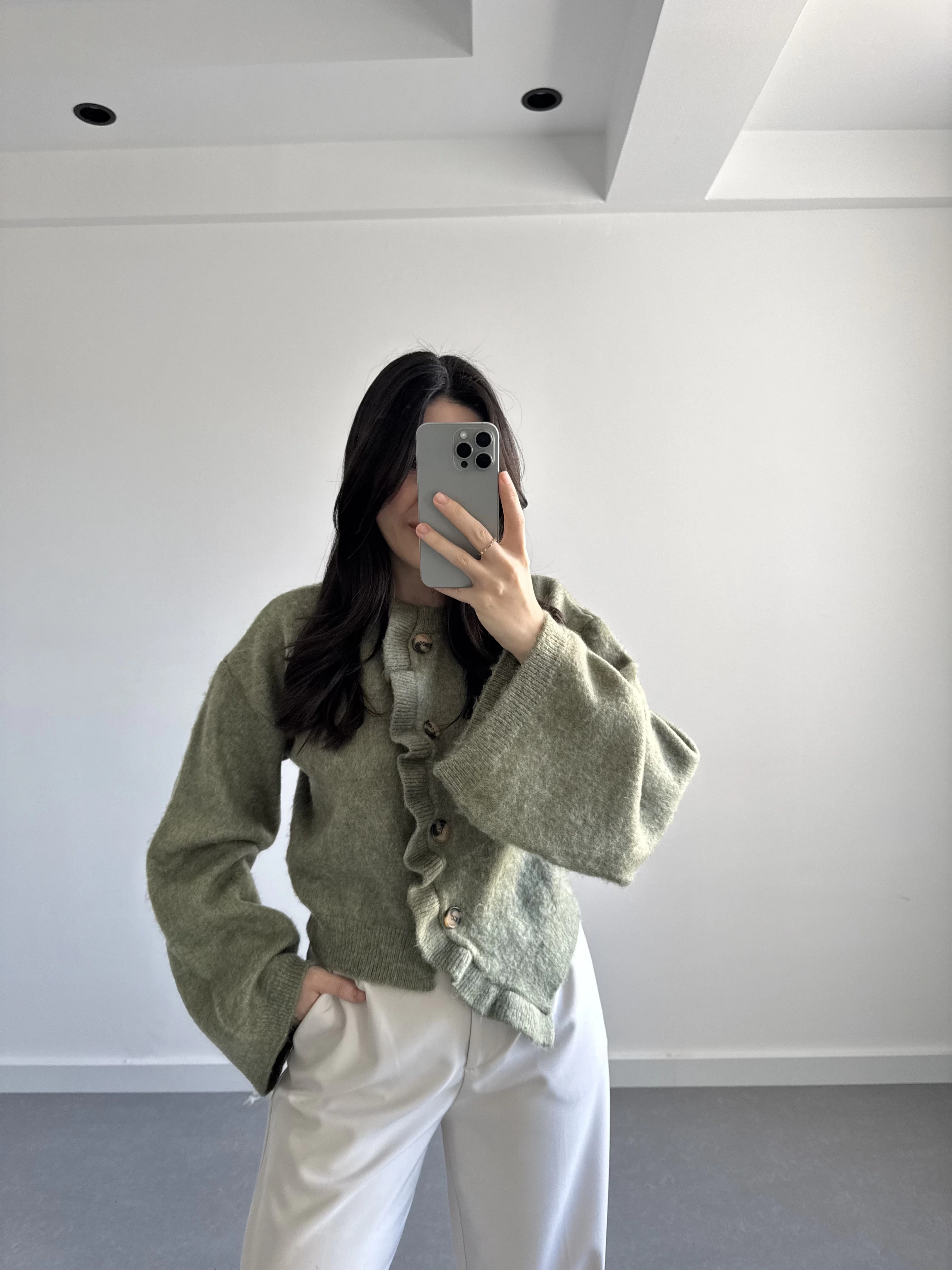 VOLAN DETAYLI TRİKO HIRKA YEŞİL