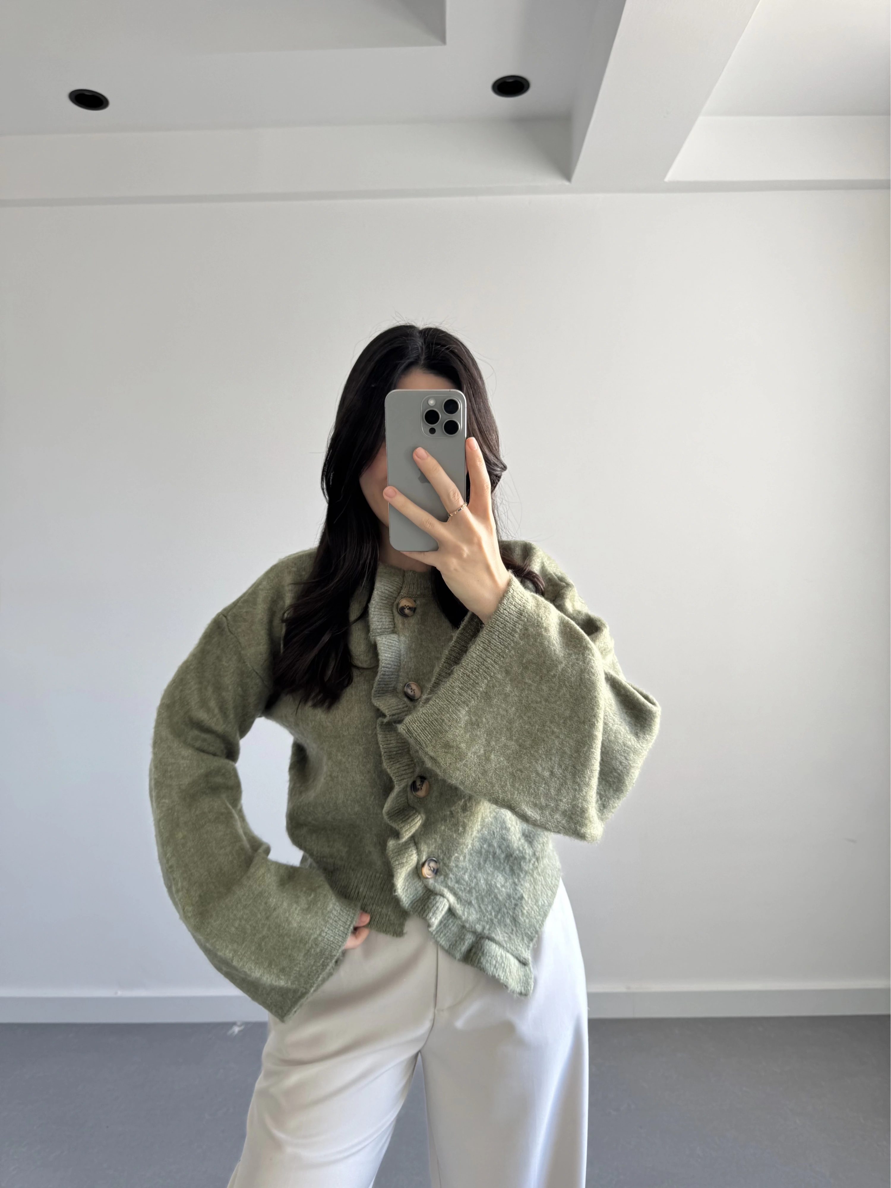 VOLAN DETAYLI TRİKO HIRKA YEŞİL