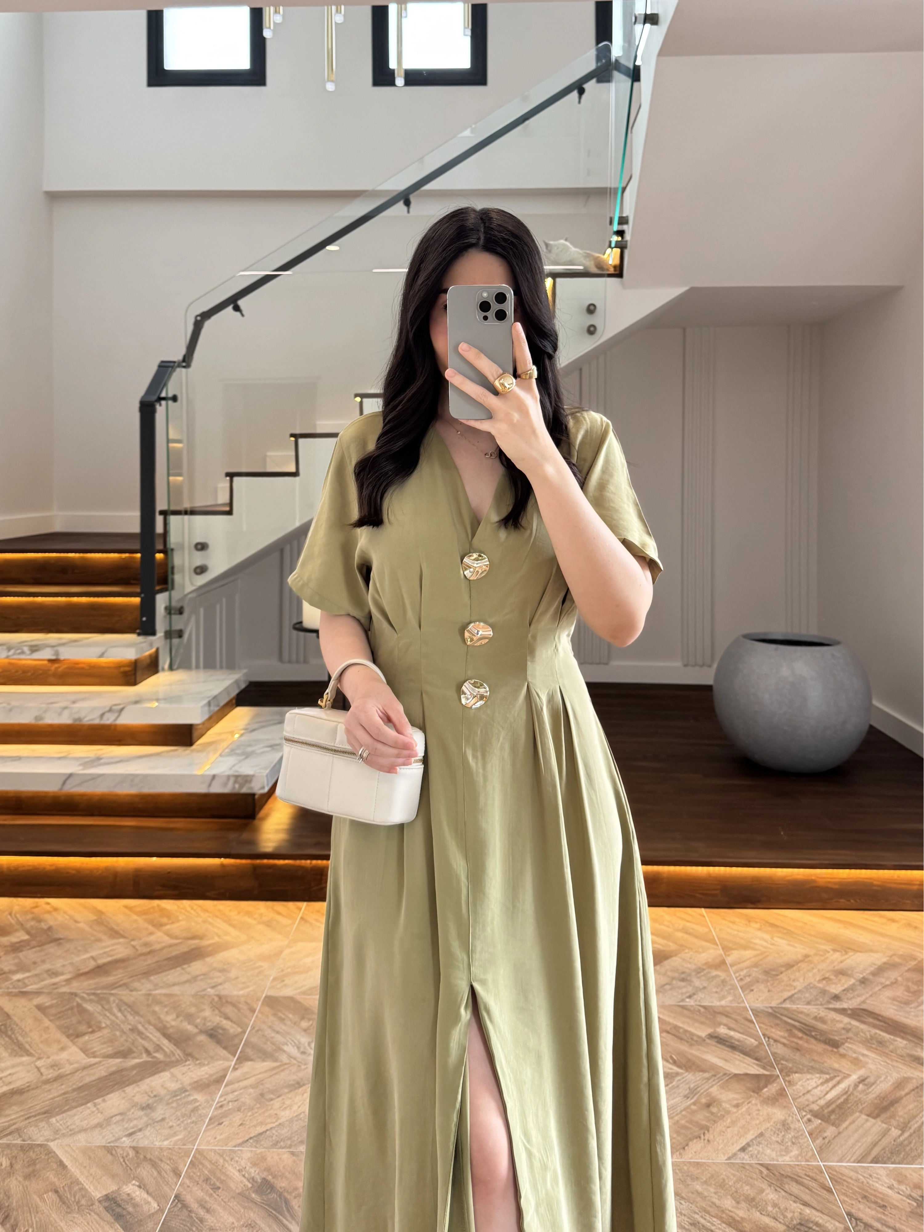 YEŞİL GOLD DÜĞMELİ V YAKA ELBİSE-7932