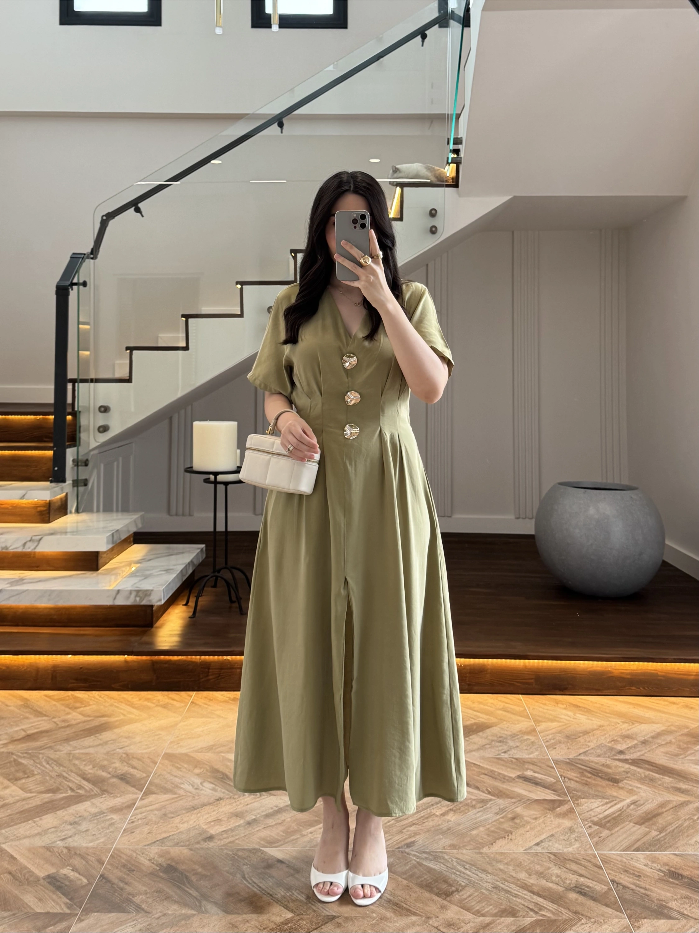 YEŞİL GOLD DÜĞMELİ V YAKA ELBİSE-7932