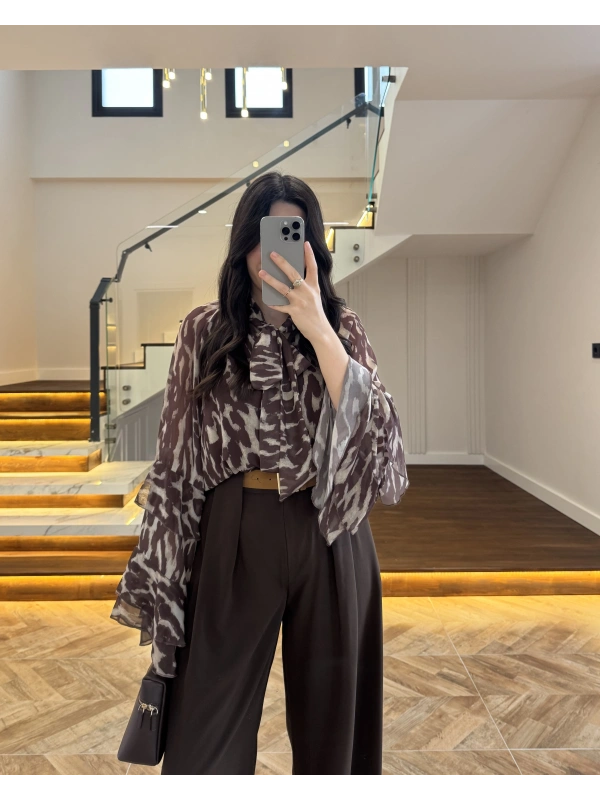 KAHVE DESENLİ SATEN BLUZ -5024