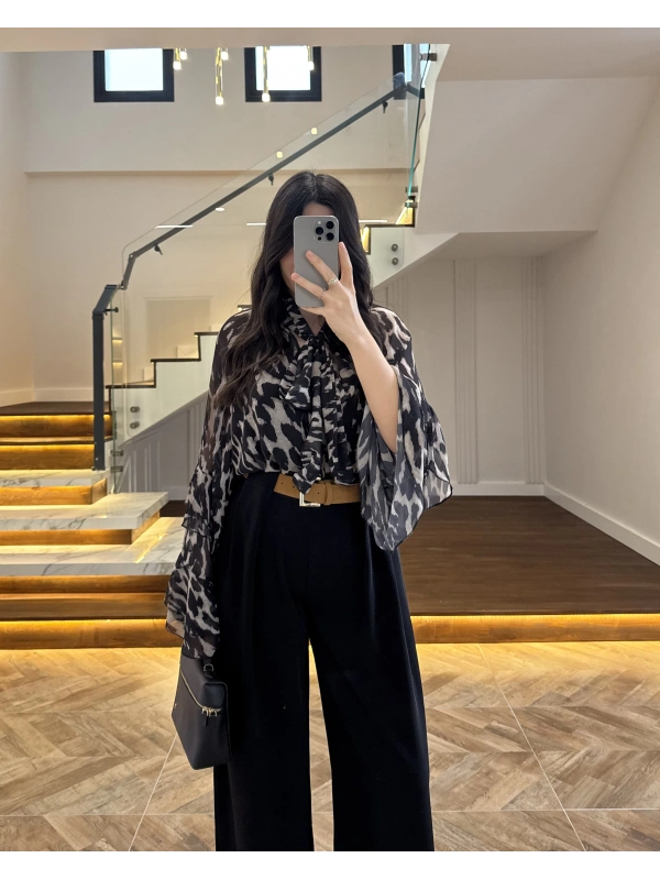 SİYAH DESENLİ SATEN BLUZ -5024