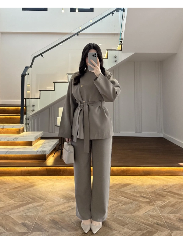 HAKİ ASİMETRİK GOLD DÜĞMELİ TAKIM-9023