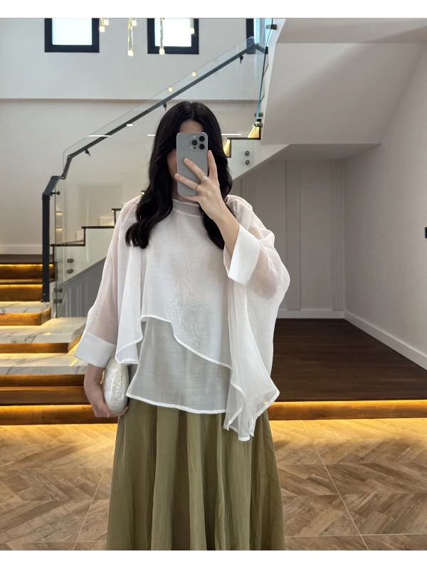 BEYAZ UÇUŞAN PELERİN BLUZ -5026