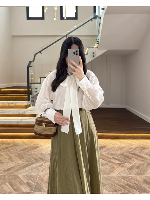 BEYAZ BAĞCIKLI GÖMLEK -5050