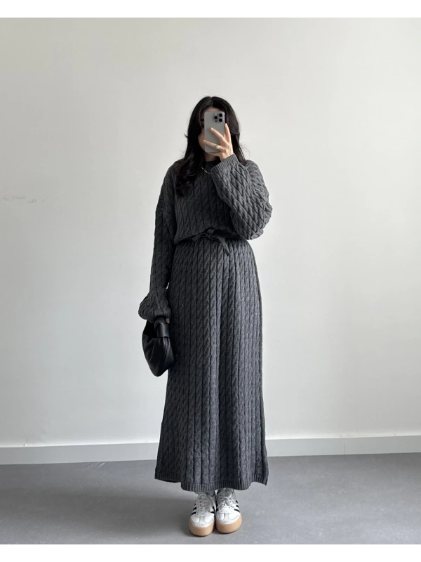 ANTRASİT KEMERLİ ÖRGÜ ELBİSE