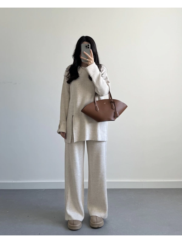 BEJ DÜĞMELİ TRİKO TAKIM