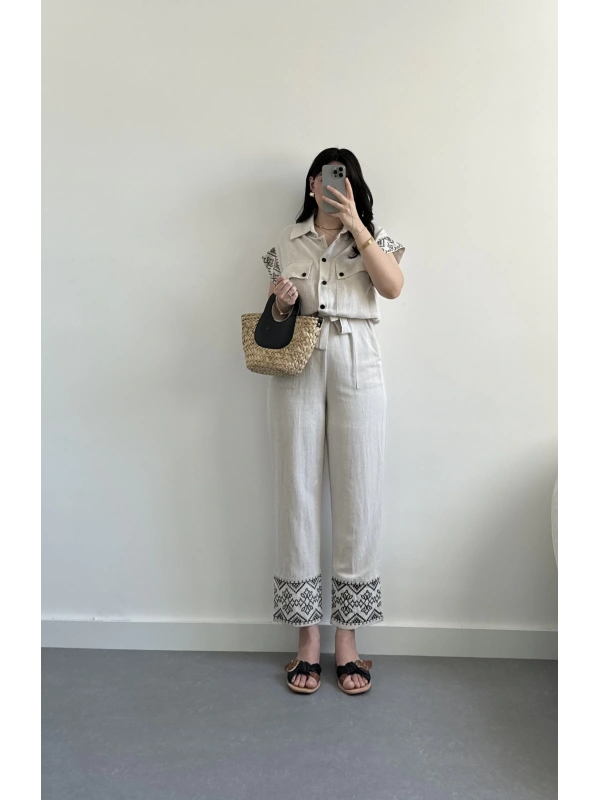 Bej işlemeli keten tulum