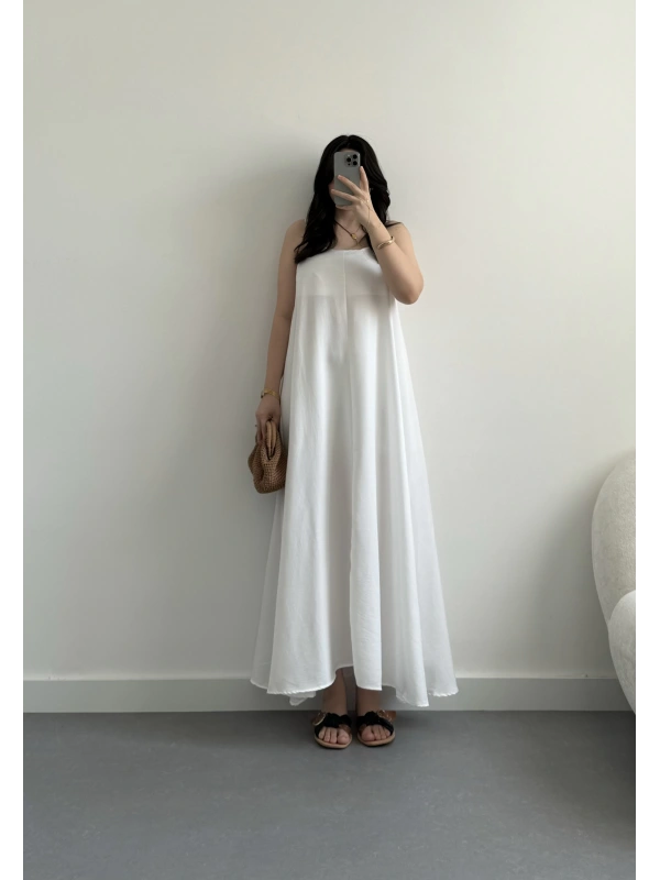 Beyaz askılı elbise