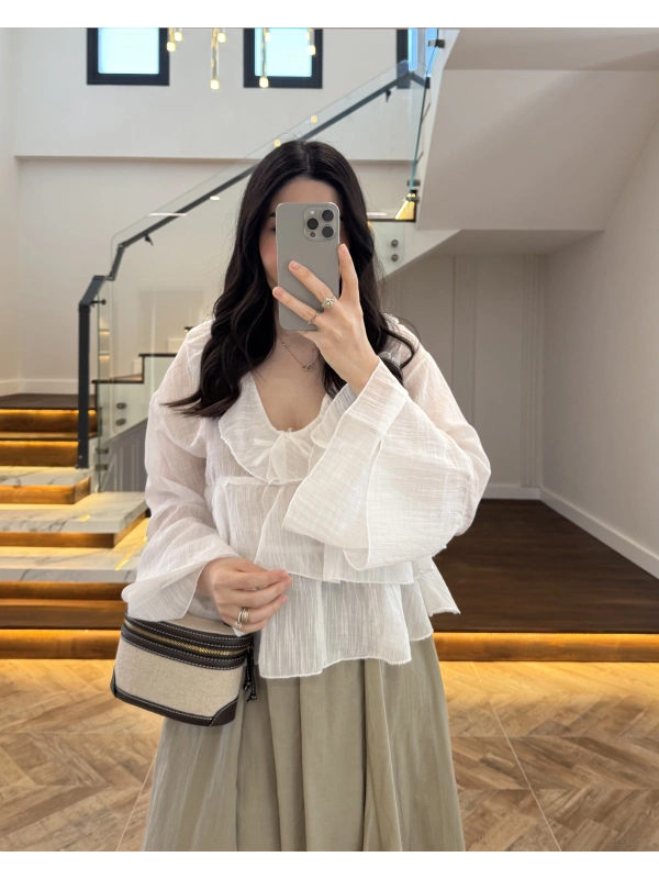 BEYAZ KAT KAT DETAY BLUZ-1060