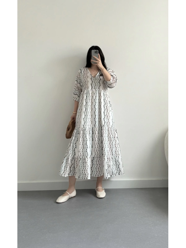 Beyaz nakışlı fisto elbise