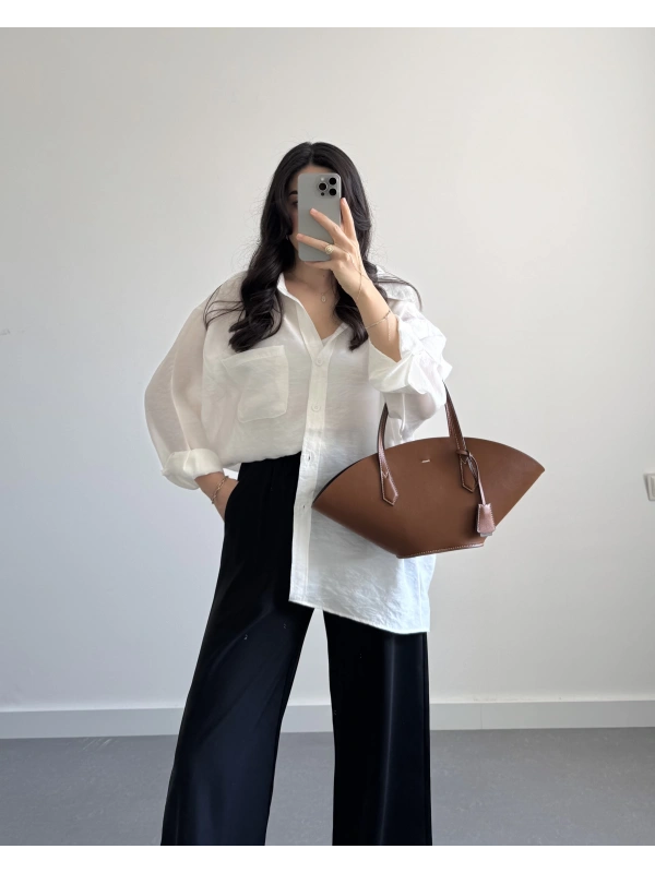 Beyaz tensel gömlek