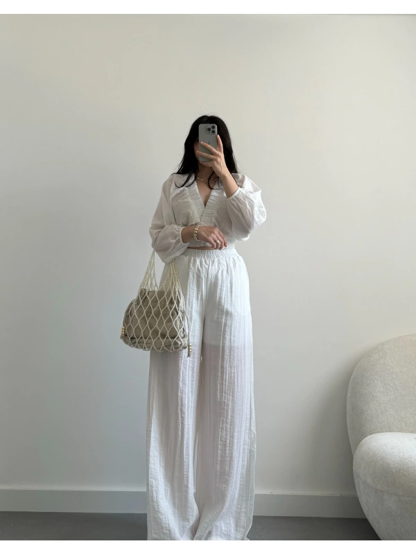 Beyaz V yaka bluz takım