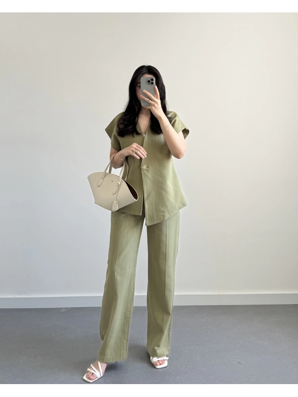 ÇAĞLA GOLD GÜNEŞ DÜĞME DETAYLI TAKIM