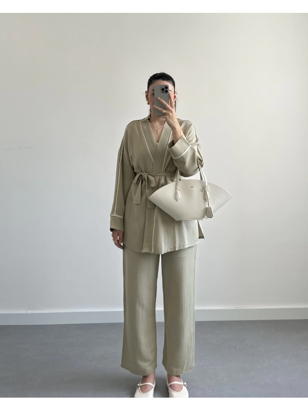 ÇAĞLA ŞERİT DETAYLI TAKIM