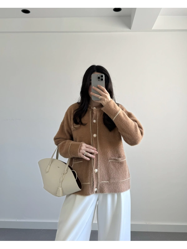 Camel İnci Düğme Detaylı Yumoş Dokulu Hırka