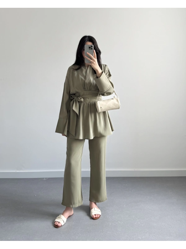 CONNEL MODAL GENİŞ KUŞAKLI TAKIM ÇAĞLA