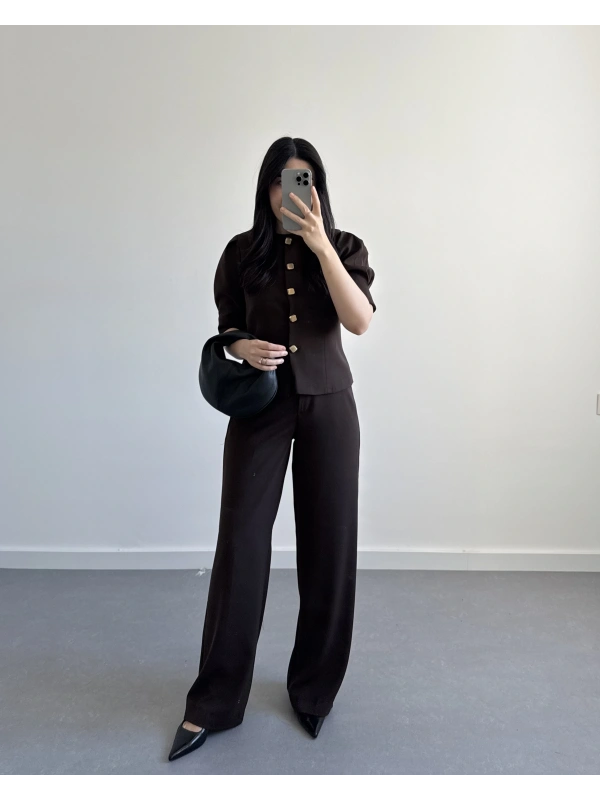 DÜĞME DETAYLI YELEK TAKIM KAHVE