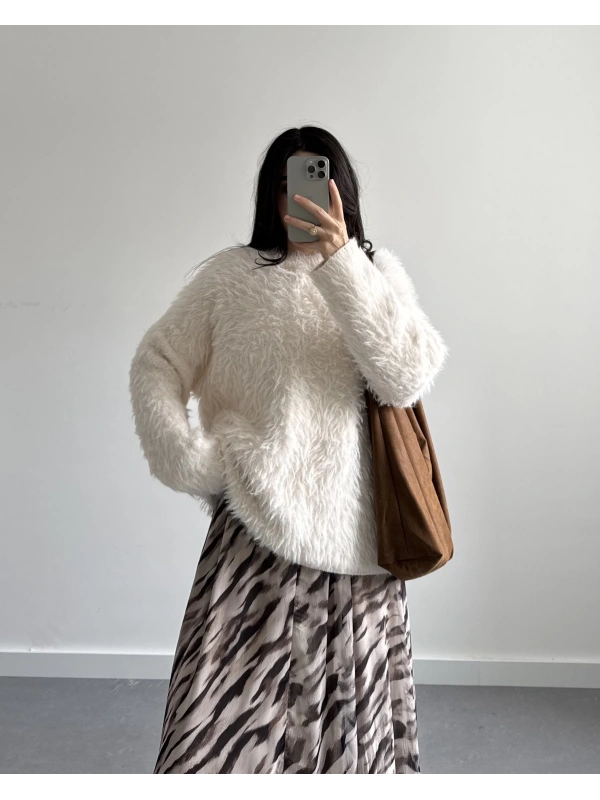 EKRU YUMUŞAK DOKULU TRİKO KAZAK