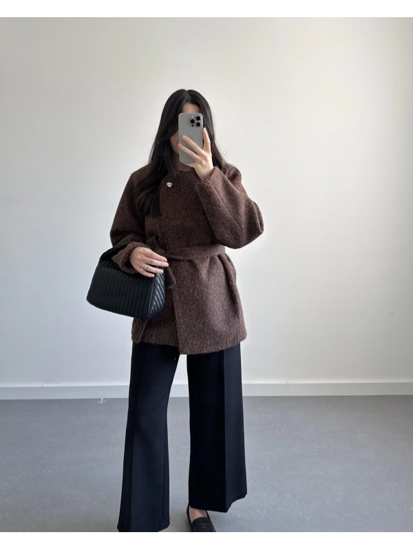 GOLD DÜĞMELİ KEÇE KABAN KAHVE