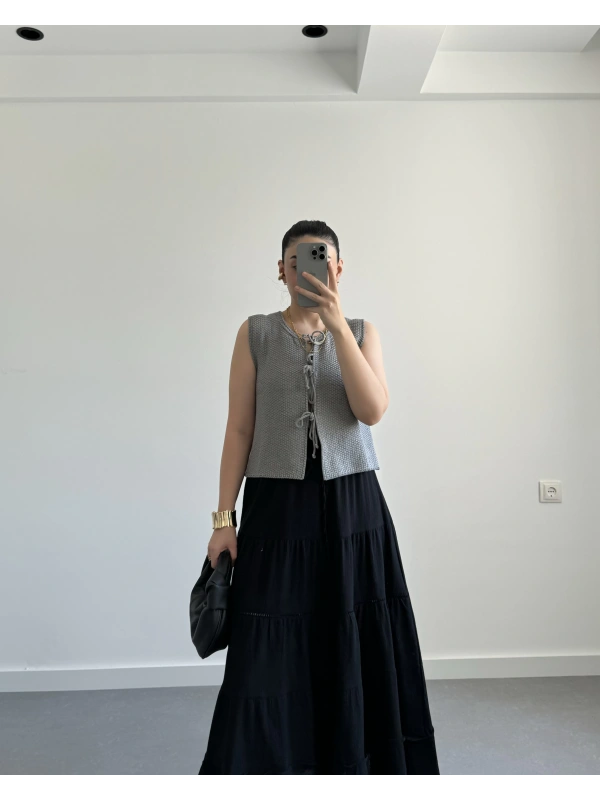 Gri Önden Bağlamalı Triko Yelek