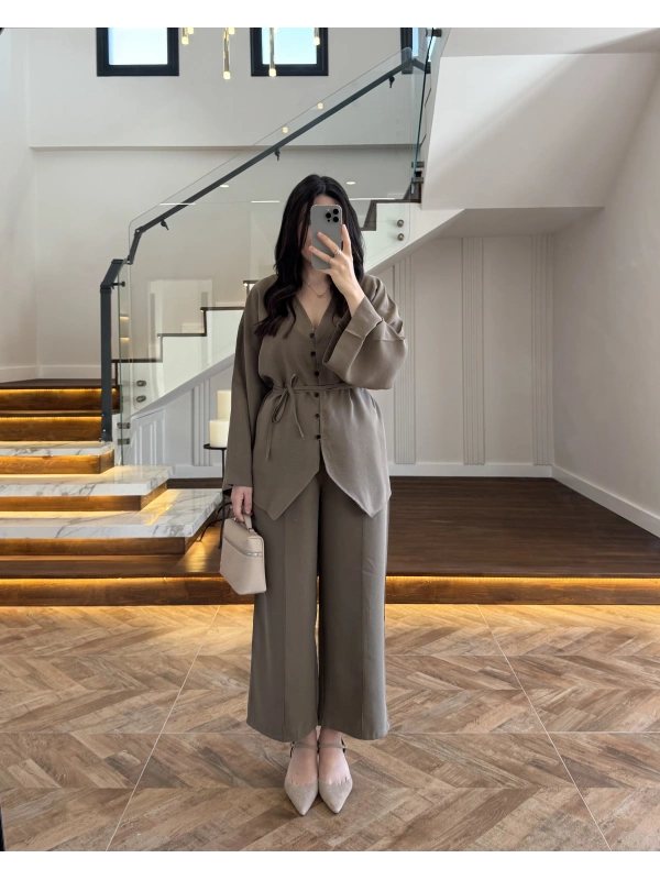 (15 ŞUBAT KARGOLAMA) HAKİ BAĞLAMALI DÜĞMELİ TAKIM -8916