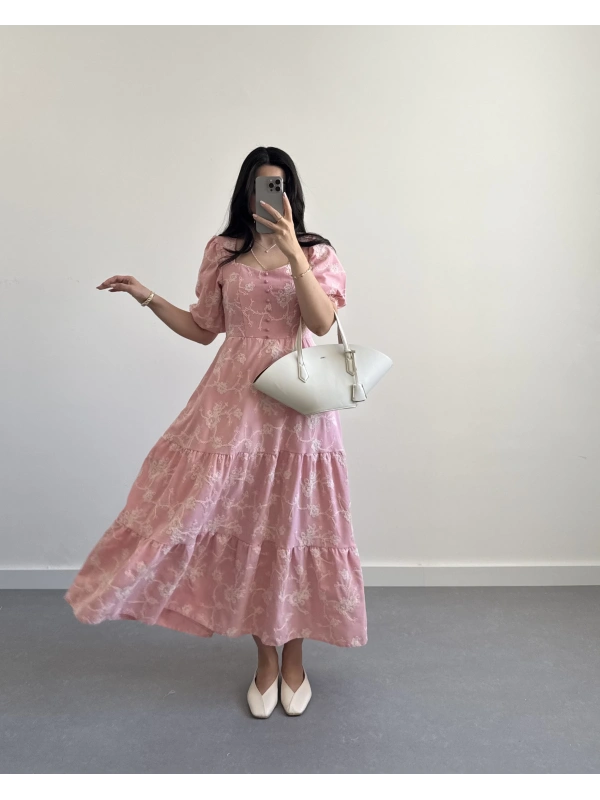 HANNA GÜPÜRLÜ PEMBE ELBİSE